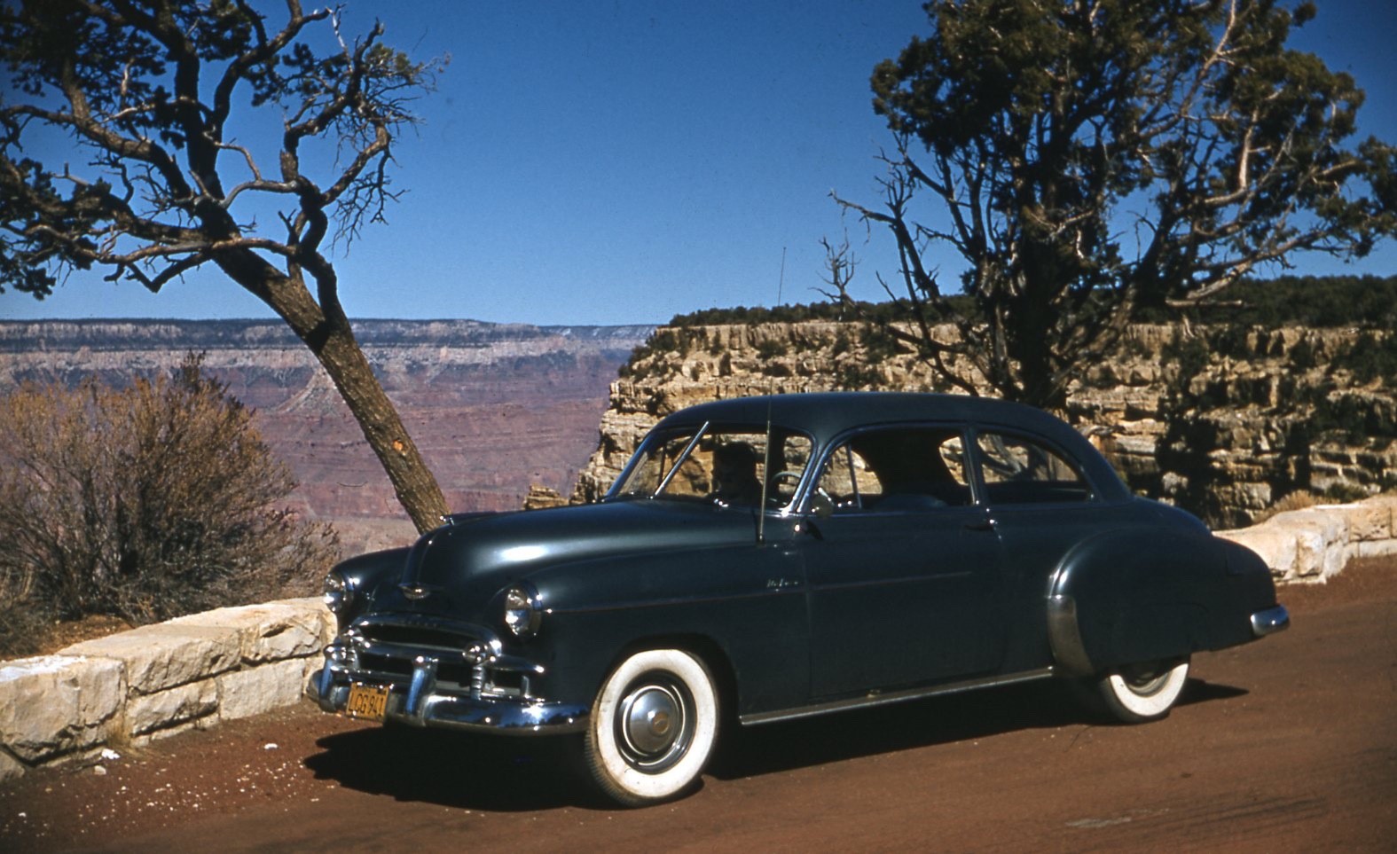 Sl48 Original slide 1950’s Red Kodachrome Grand Canyon car 498a Sl48 Original slide 1950’s Red Kodachrome Grand Canyon car 498a
