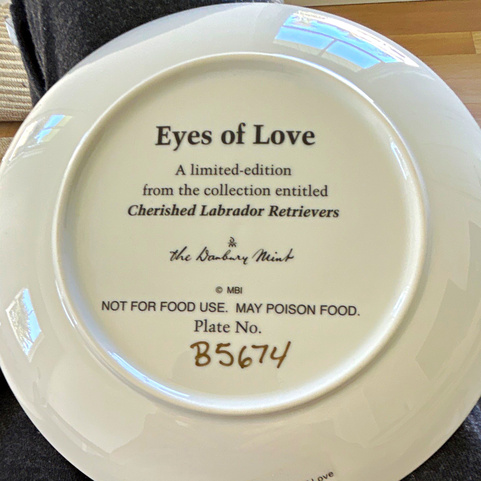 Danbury Mint Eyes of Love Limited Edition Ceramic Labrador Retriever Plate Danbury Mint Eyes of Love Limited Edition Ceramic Labrador Retriever Plate