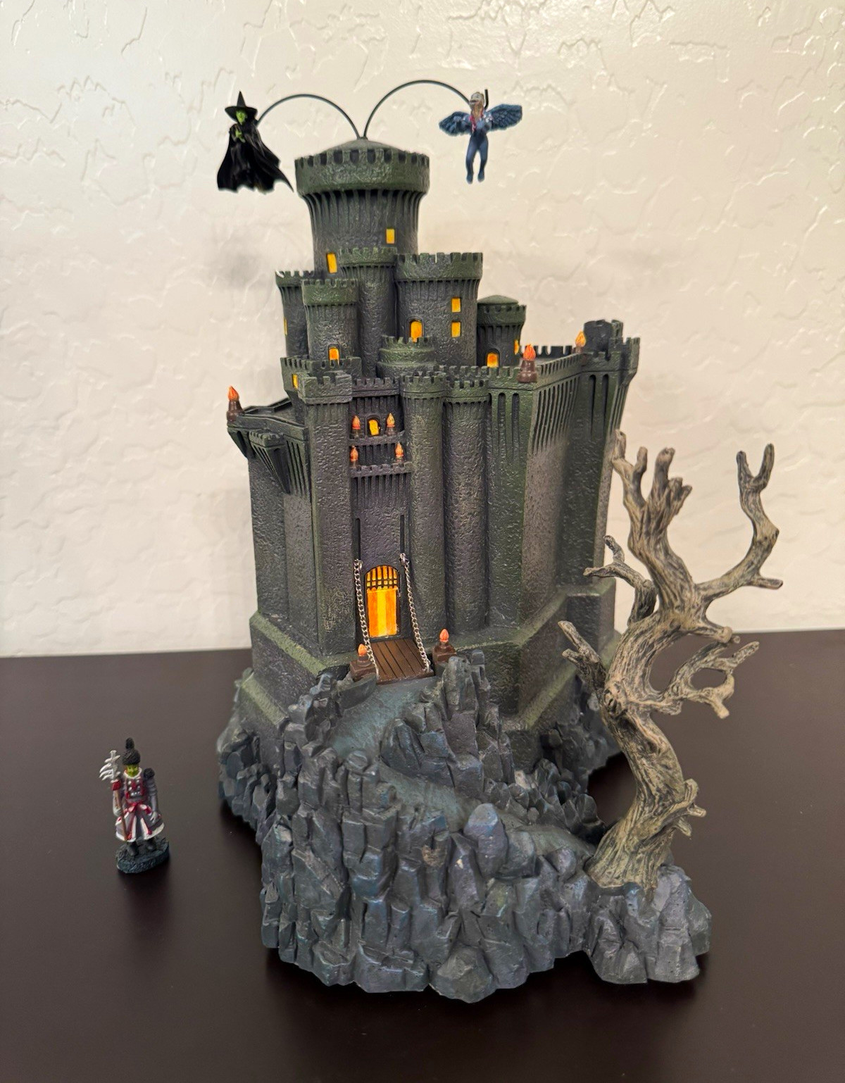 Hawthorne Village Wizard of Oz Wicked Witch’s Castle A0587 COA Styrofoam