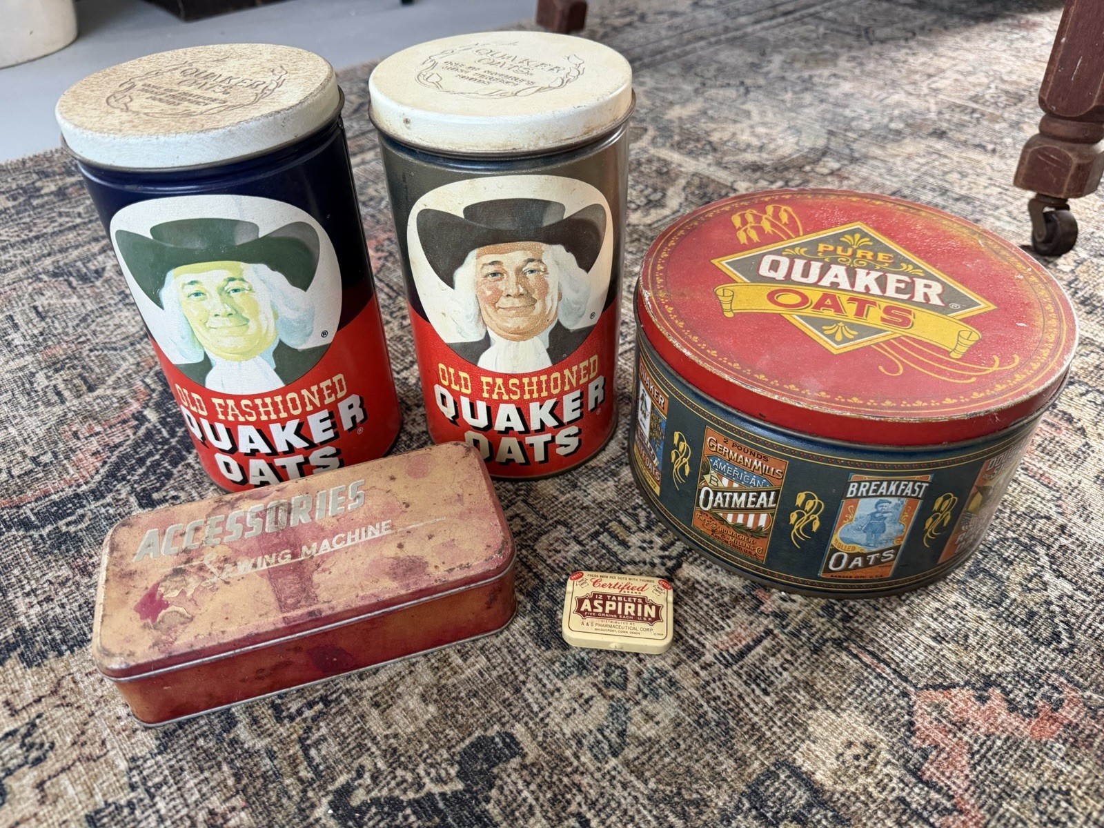 Vintage Primitive Decor Tins Quaker Oats, Oatmeal Cookies, Aspirin, Sewing Box. Vintage Primitive Decor Tins Quaker Oats, Oatmeal Cookies, Aspirin, Sewing Box.