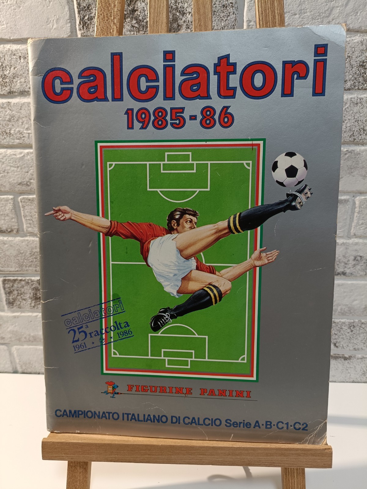 1985/86 PANINI FOOTBALLERS ALBUM EMPTY 1985/86 PANINI FOOTBALLERS ALBUM EMPTY