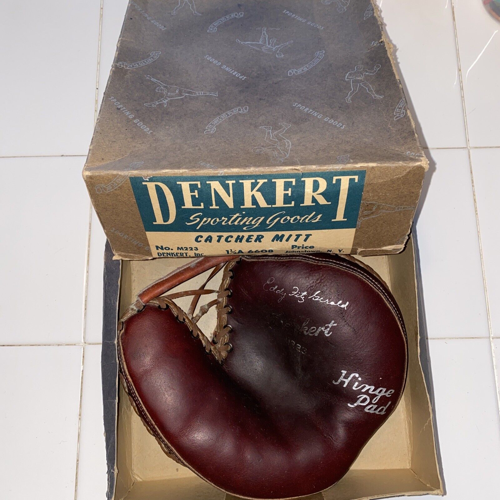 Vintage EDDY FITZ GERALD Catchers Mit and Box by DENKERT
