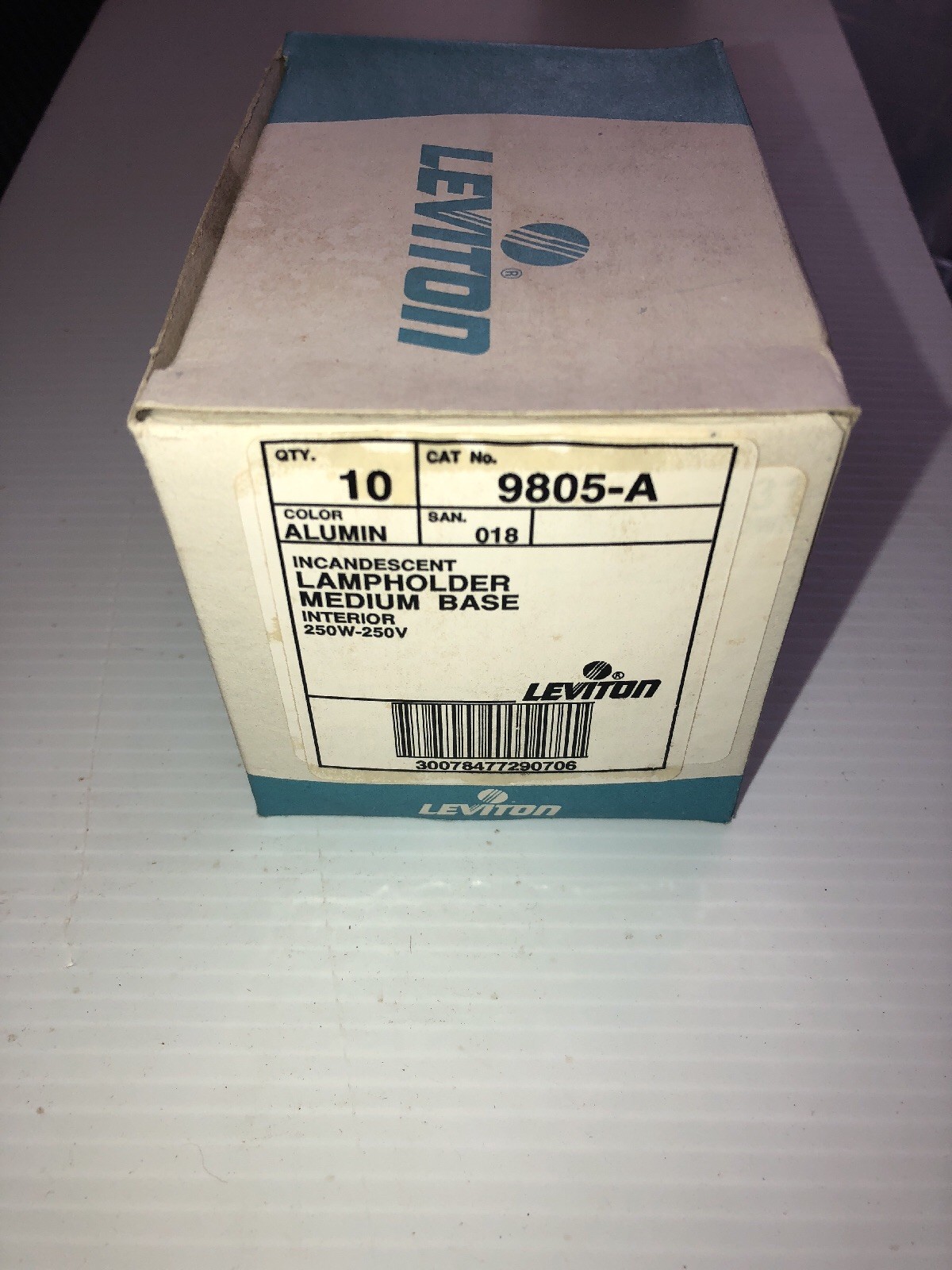 Leviton 9805-A Lamp-holder Medium Base - package of 10 Leviton 9805-A Lamp-holder Medium Base - package of 10