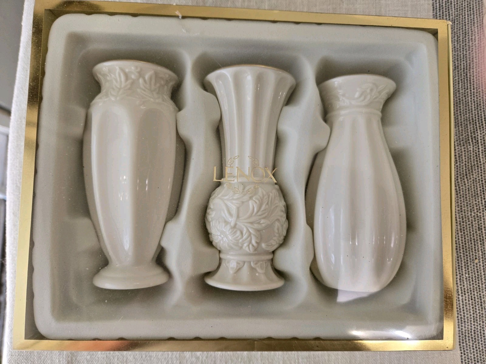 Classic Lenox Set Of Three Carved Bud Vases Gold Trim In Box Classic Lenox Set Of Three Carved Bud Vases Gold Trim In Box