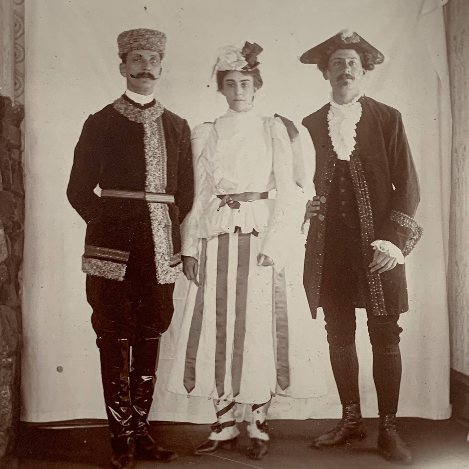 Antique Cabinet Card Photograph Men Woman Historical Costumes Oddity Halloween Antique Cabinet Card Photograph Men Woman Historical Costumes Oddity Halloween