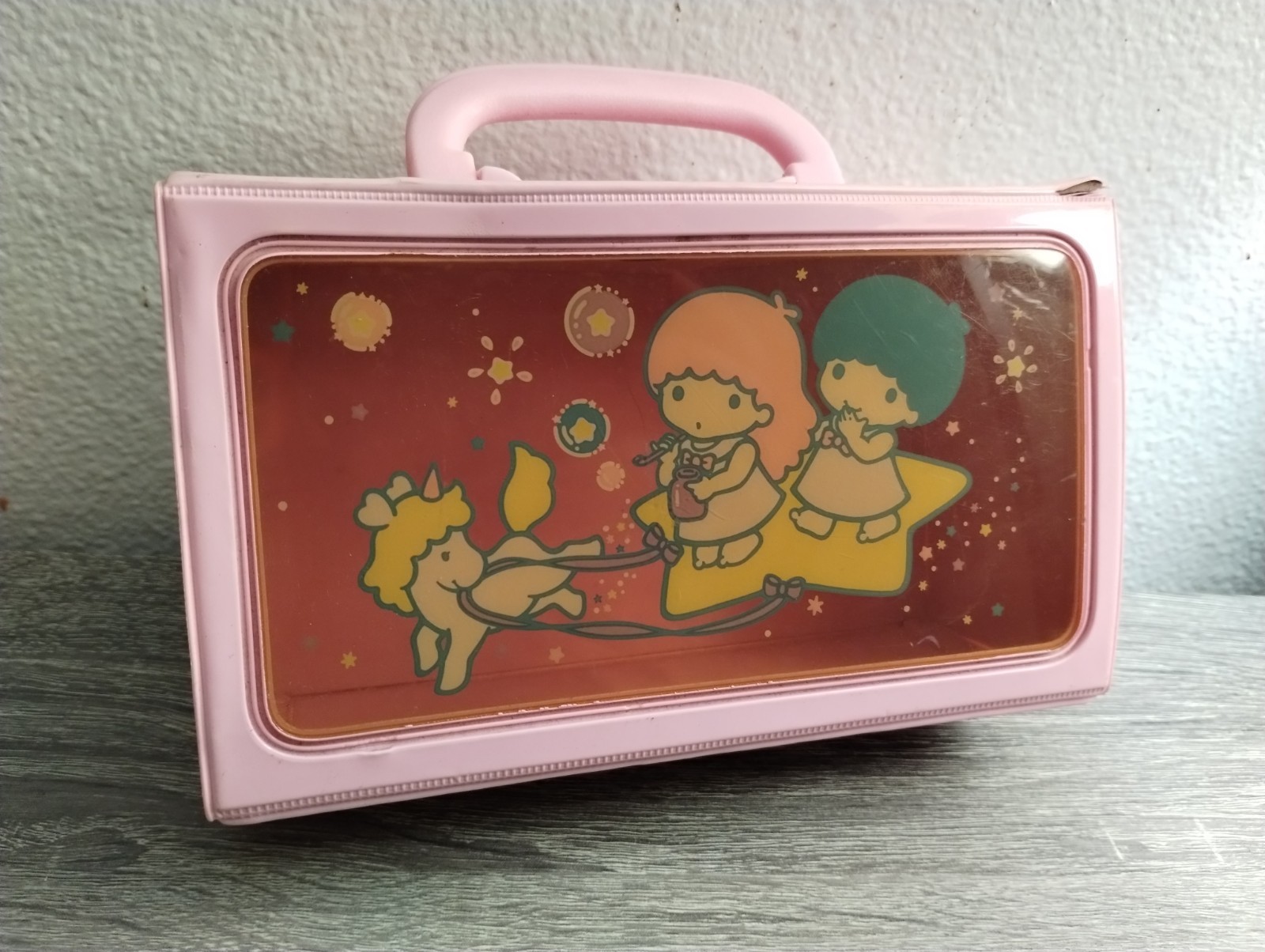 VINTAGE 1989 SANRIO LITTLE TWIN STARS PINK VINYL STORAGE CASE W/ HANDLE (RARE) VINTAGE 1989 SANRIO LITTLE TWIN STARS PINK VINYL STORAGE CASE W/ HANDLE (RARE)