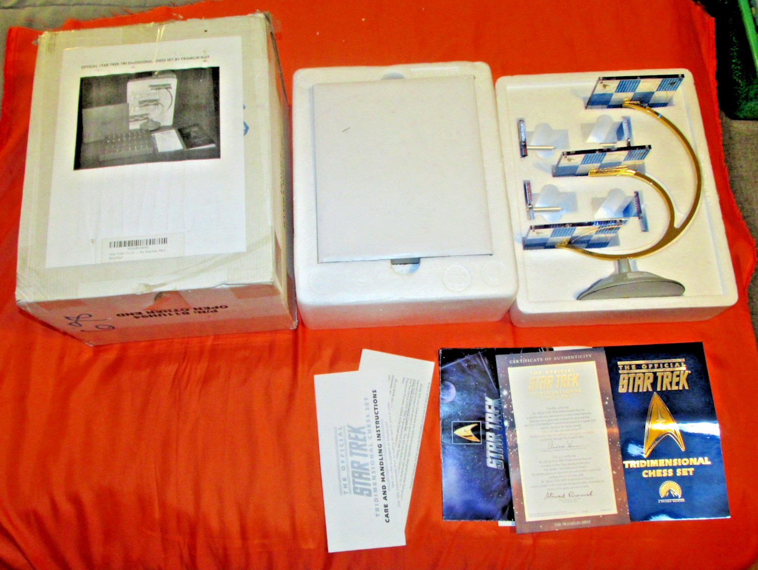 Official Franklin Mint 1994 STAR TREK Tridimensional 3D Chess Set Complete box Official Franklin Mint 1994 STAR TREK Tridimensional 3D Chess Set Complete box