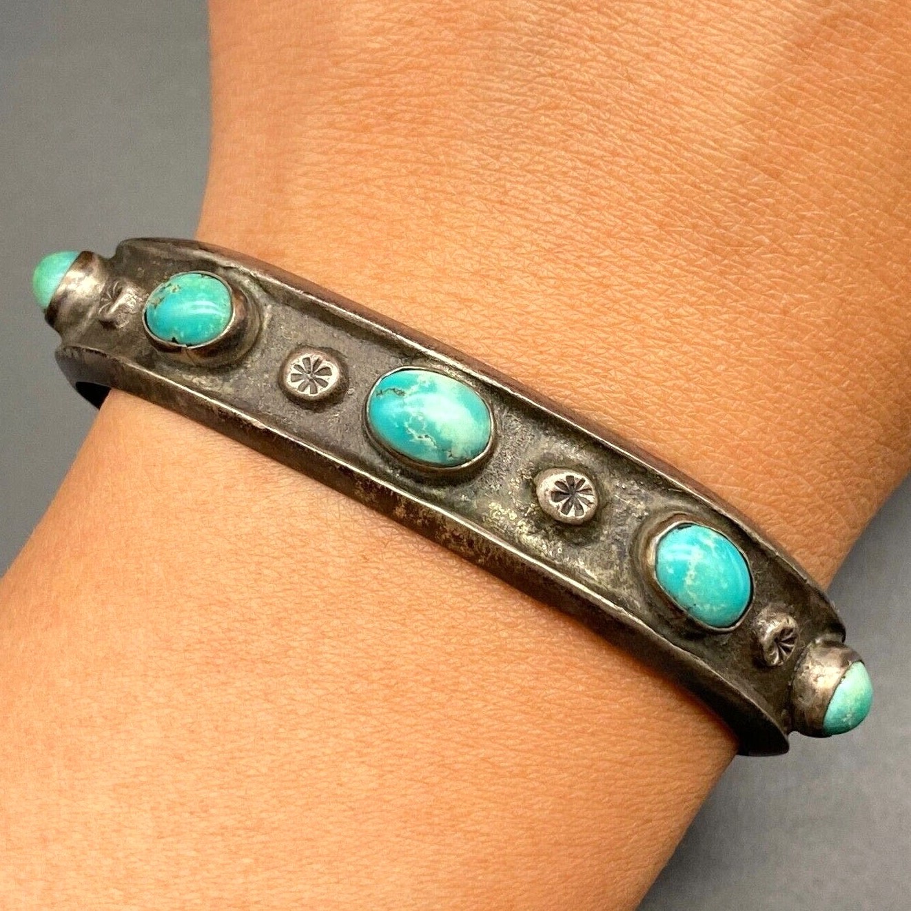 Vintage Native Native Turquoise Silver Bracelet Cuff 6-1/2