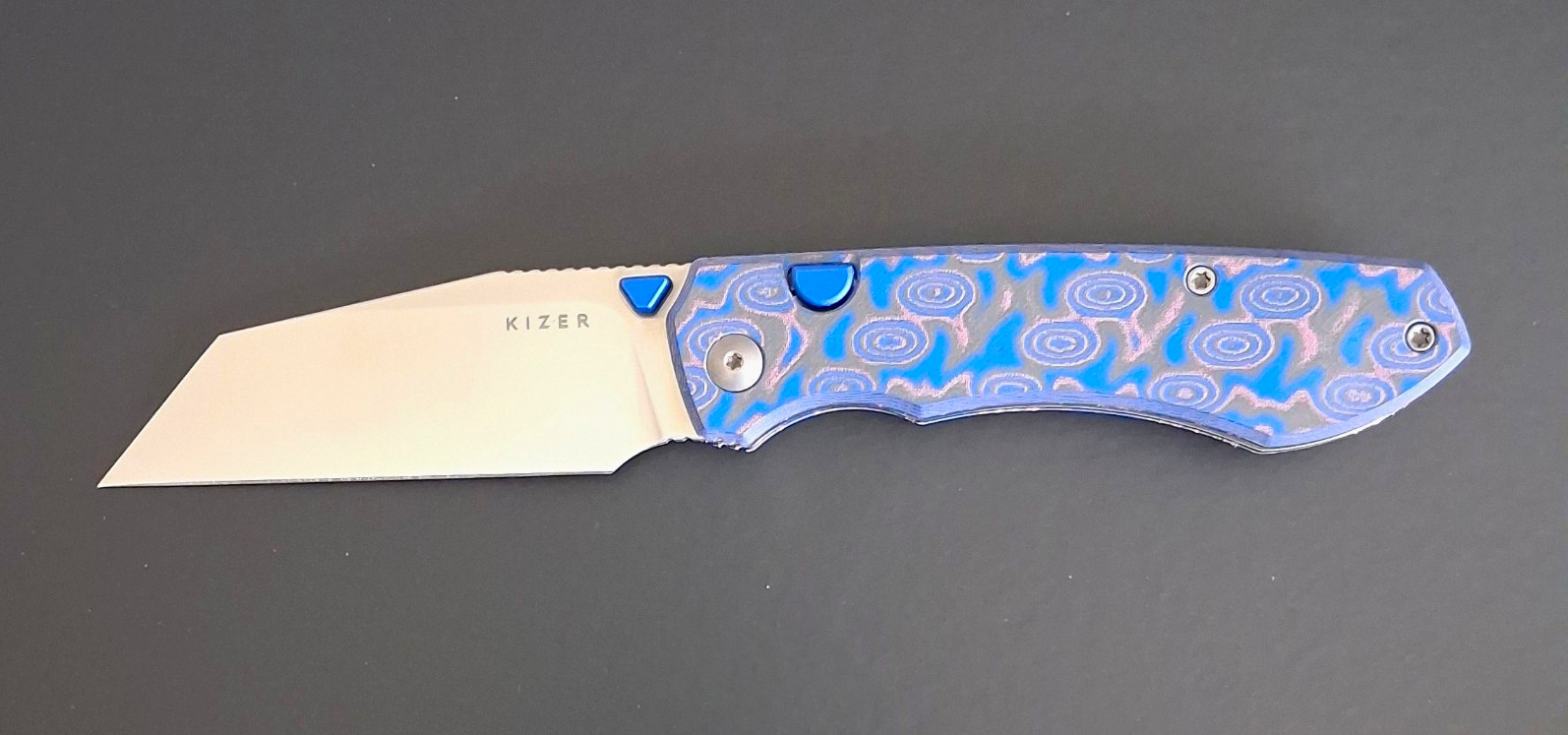 Kizer Cutlery Wharning N690 Wharncliff Blade Blue/Purple Vortex Micarta Handles