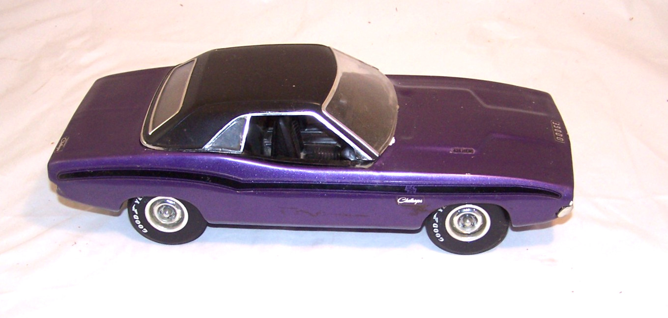 ULTRA RARE  Purple 1970 Dodge Challenger R/T Jim Beam Decanter / Empty