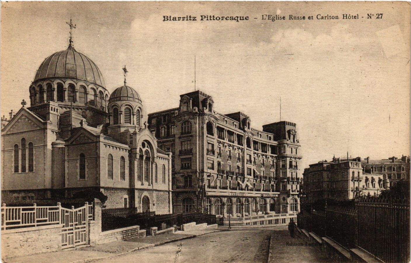 Old postcard AK BIARRITZ The Russian Church and Carlton Hotel (411676)