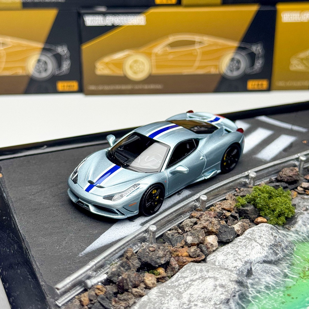 Rare 1:64 Ferrari 458 Speciale - Diecast Micro Miniature Diorama Collectible Rare 1:64 Ferrari 458 Speciale - Diecast Micro Miniature Diorama Collectible