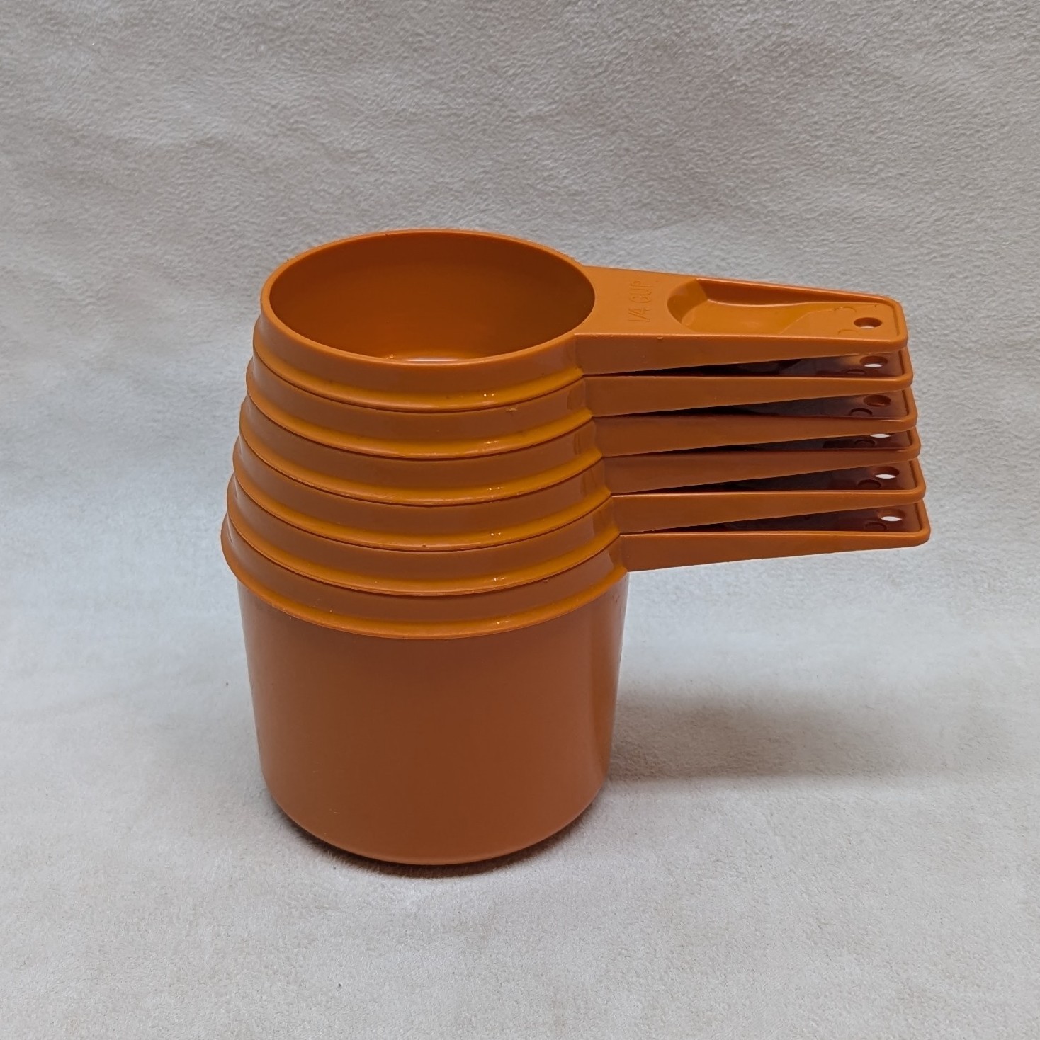 VTG Set Of 6 Tupperware Measuring Cups Orange VTG Set Of 6 Tupperware Measuring Cups Orange
