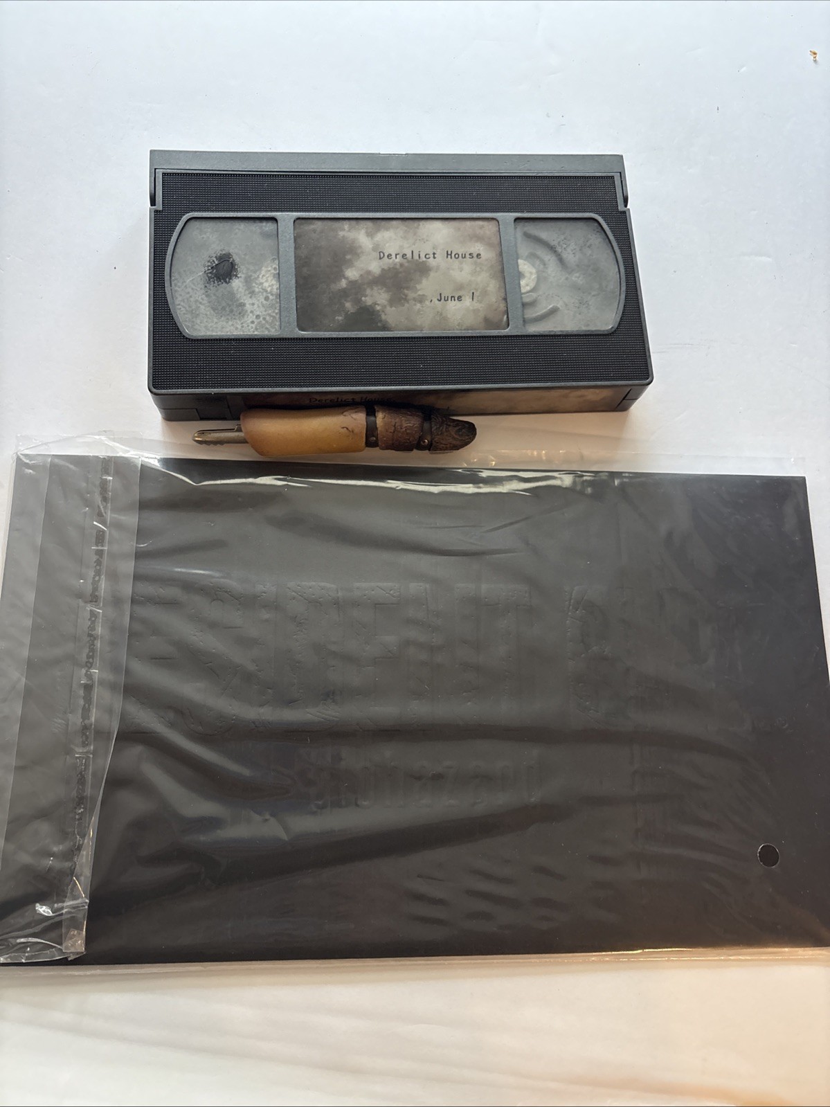 Resident Evil 7 Biohazard Collector's Edition VHS Tape Box, Finger USB, Note Resident Evil 7 Biohazard Collector's Edition VHS Tape Box, Finger USB, Note