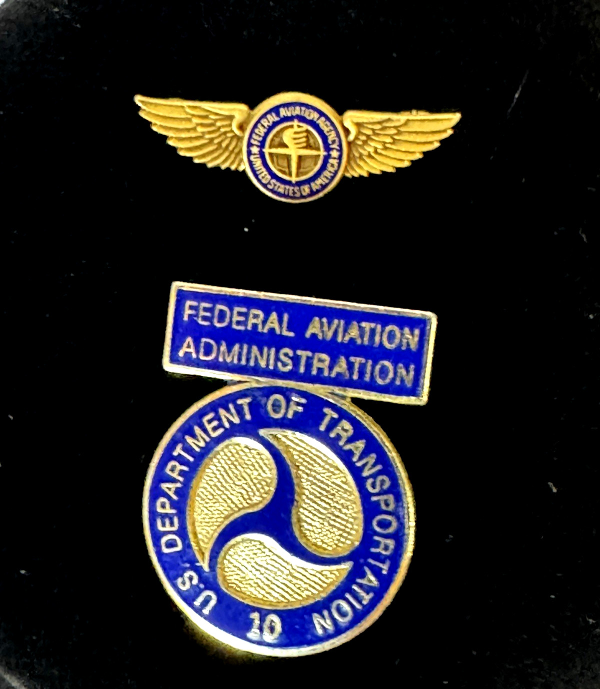 2 VTG. Federal Aviation Administration Small Wing &10 Year Service Award Pins 2 VTG. Federal Aviation Administration Small Wing &10 Year Service Award Pins