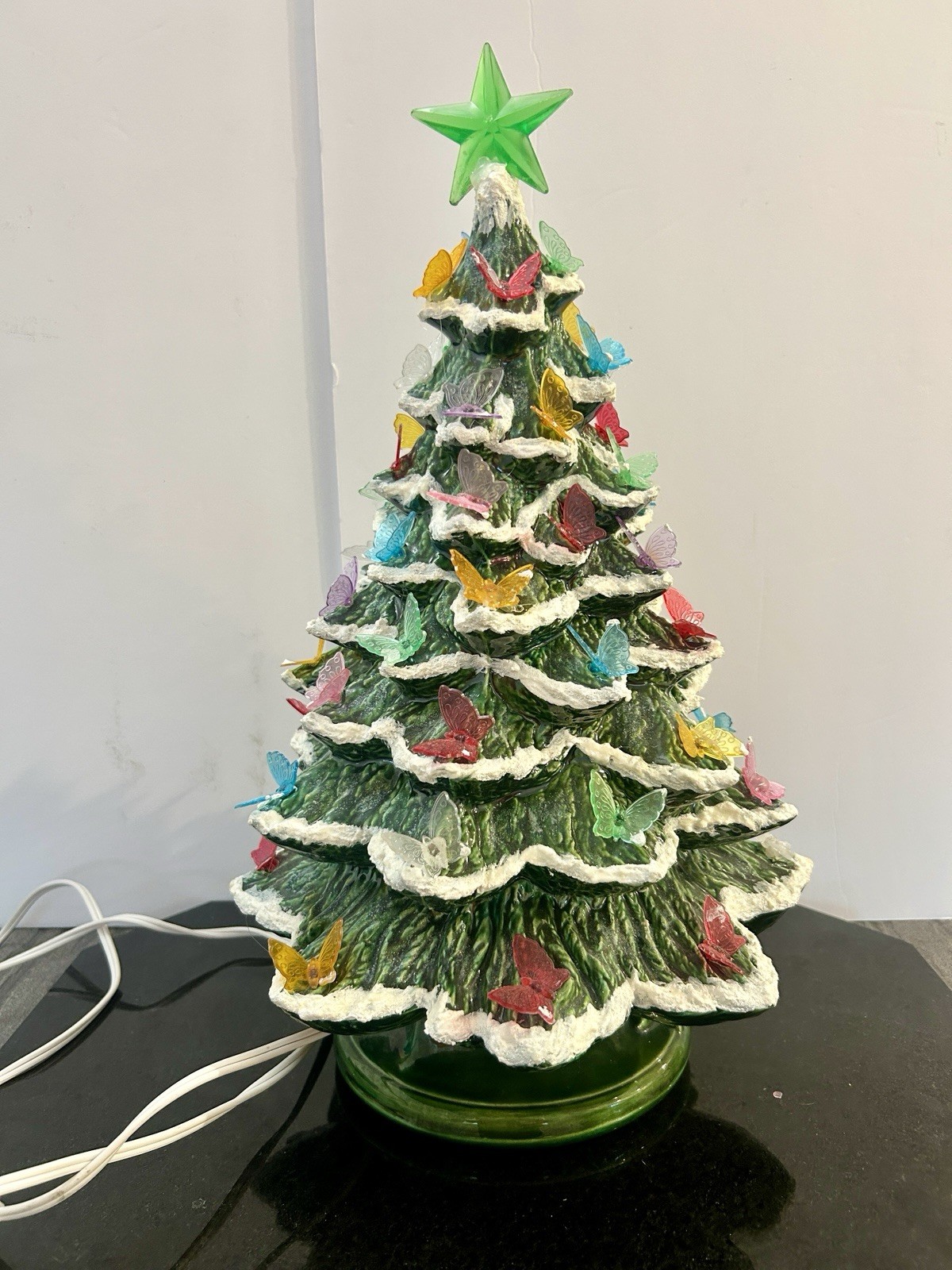 VTG 1988 VIP Ceramic Light Up Christmas Tree 17\ VTG 1988 VIP Ceramic Light Up Christmas Tree 17\