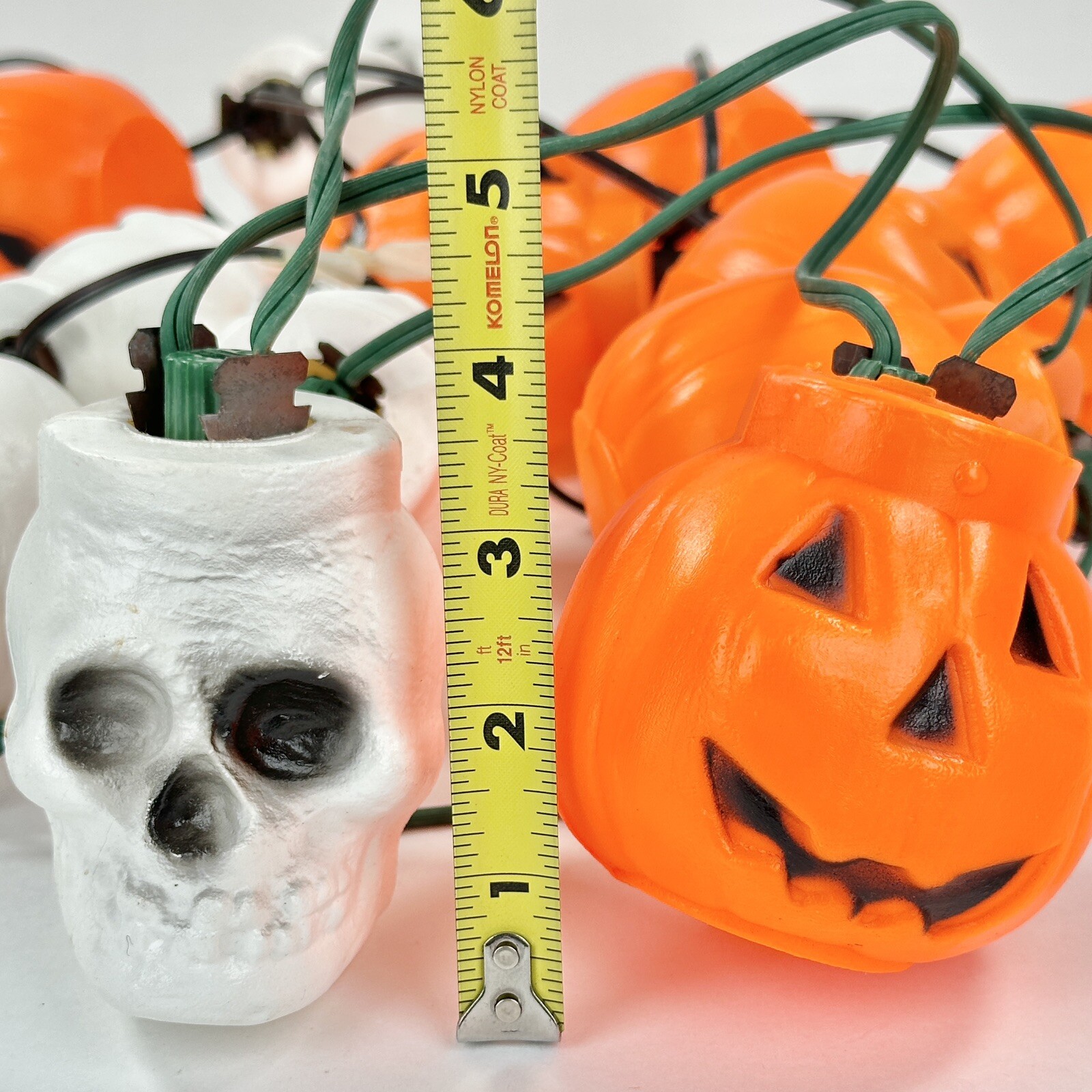 VINTAGE BLINKY BLOW MOLD PUMPKIN SKULL HALLOWEEN STRING LIGHTS LARGE 3” 14 TOTAL VINTAGE BLINKY BLOW MOLD PUMPKIN SKULL HALLOWEEN STRING LIGHTS LARGE 3” 14 TOTAL