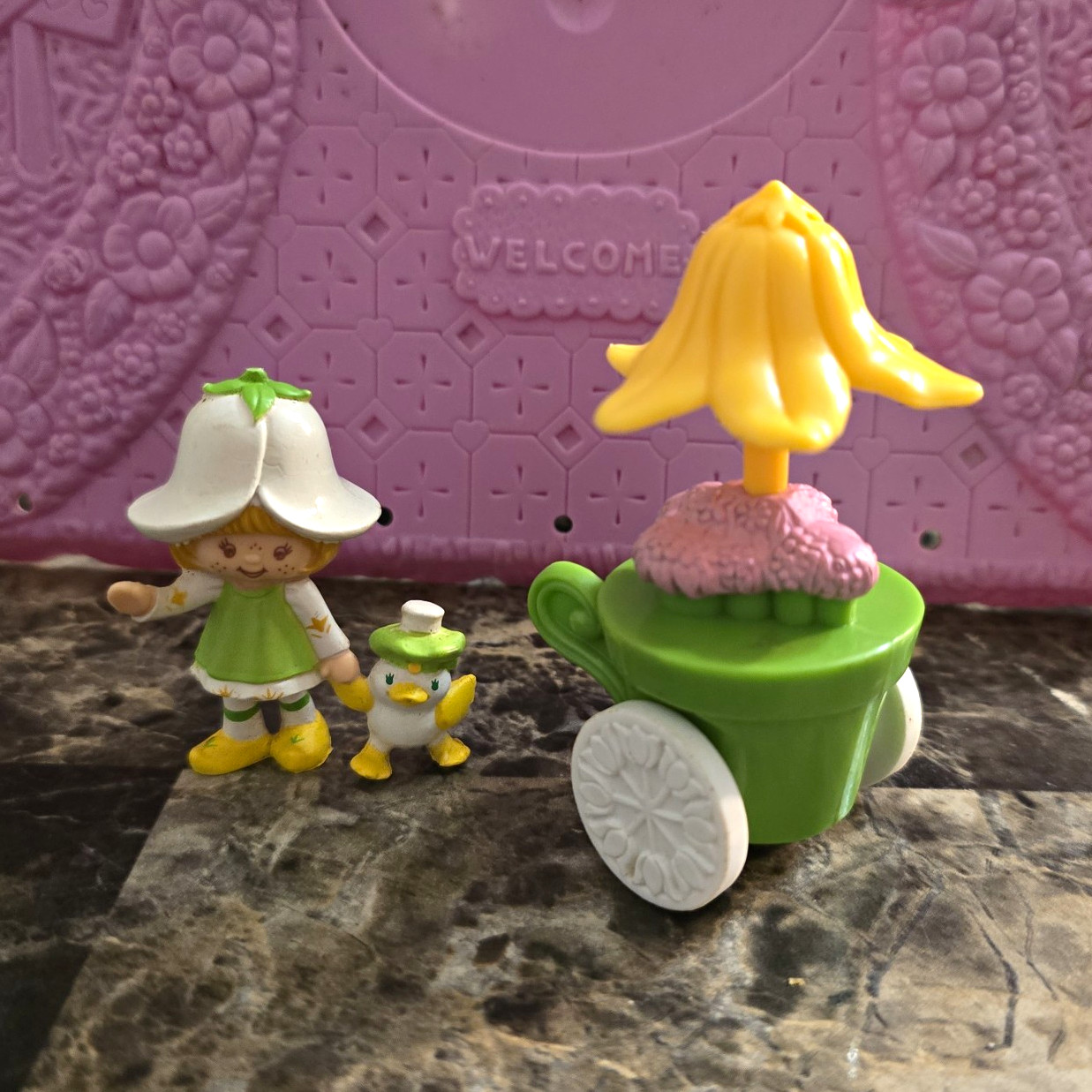 Vintage 1980s Strawberry Shortcake Mint Tulip Marsh Mallard Flower Cart