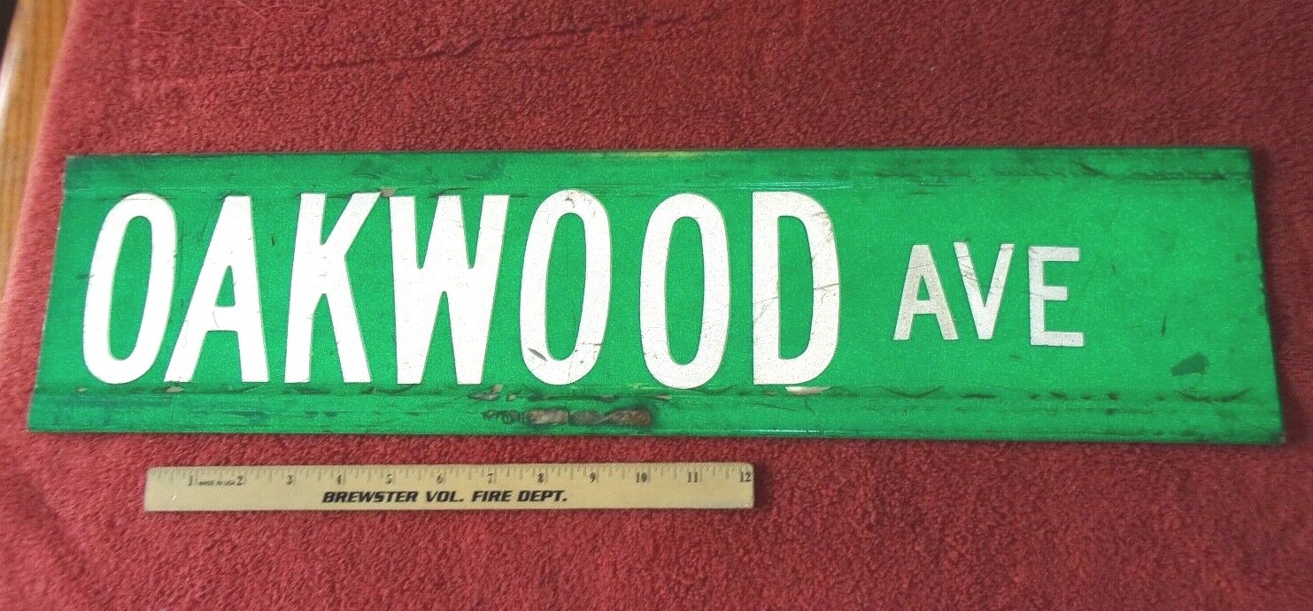 Vintage OAKWOOD AVE Transportation Street Road Sign Green & white Reflective 24 Vintage OAKWOOD AVE Transportation Street Road Sign Green & white Reflective 24