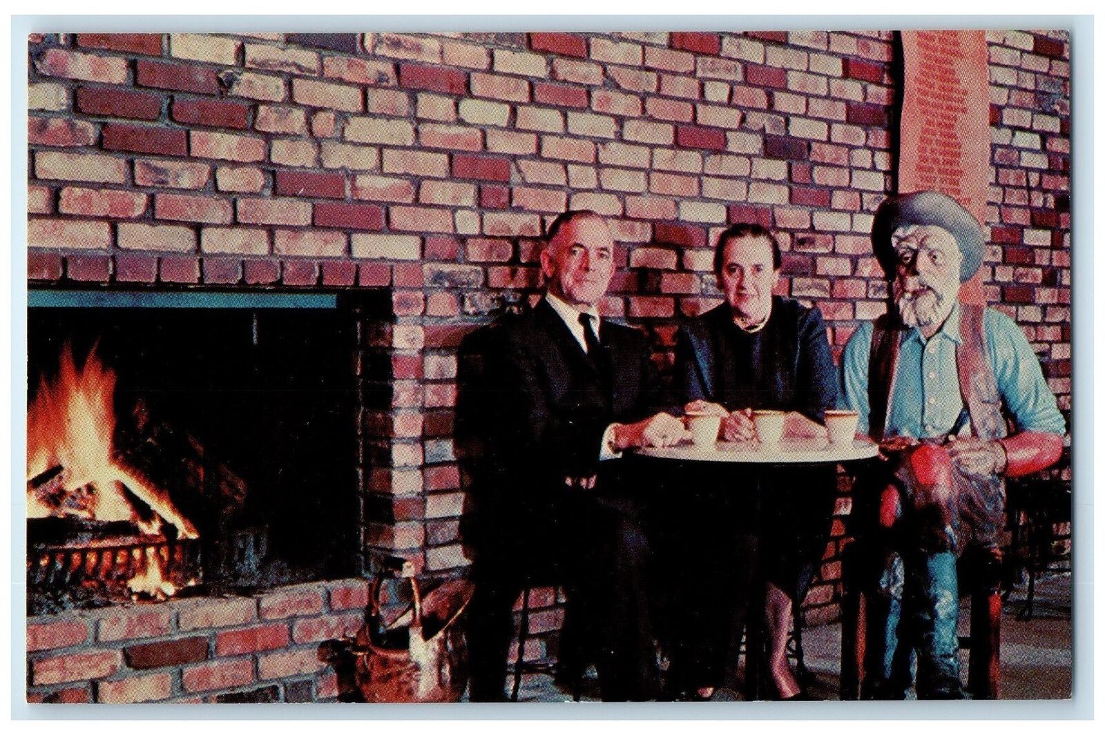 c1950\'s Ted & Dorothy Hustead Coffee Shop Wall South Dakota Advertising Postcard