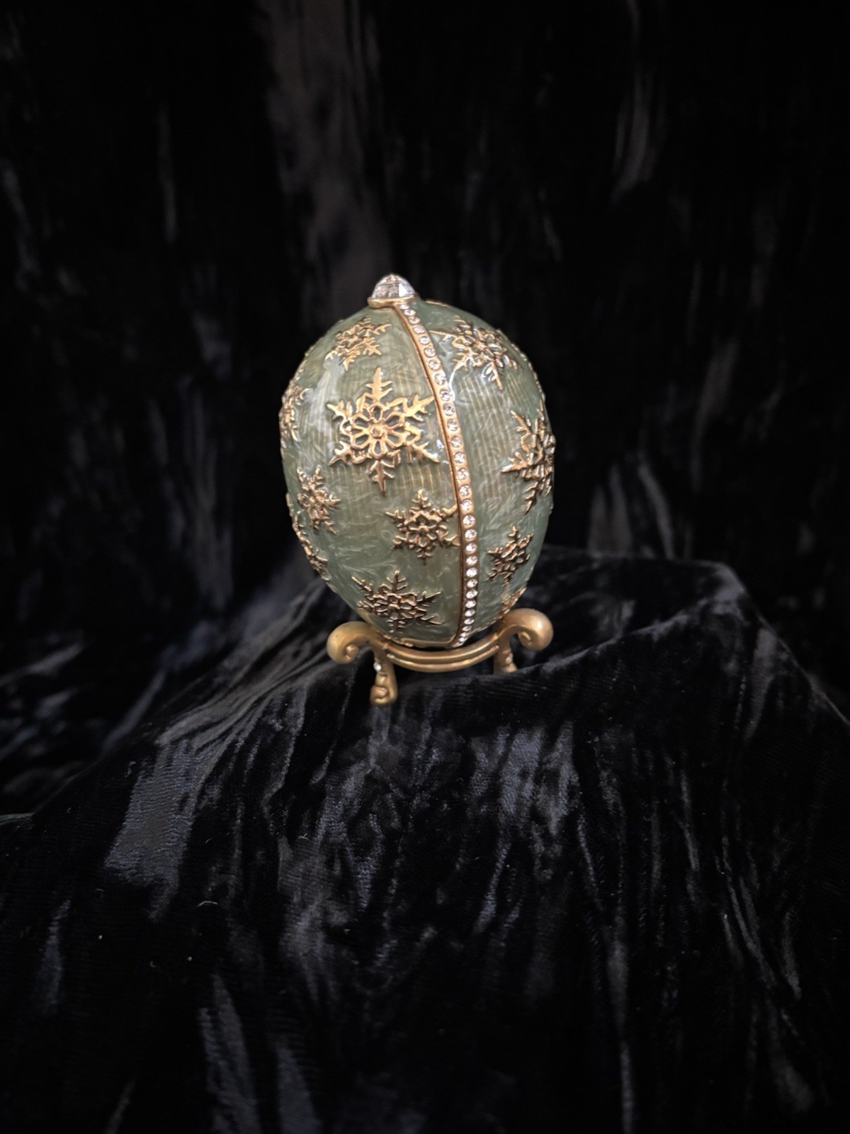 Joan Rivers NIB Limited Edition Tiny Treasures Egg Keepsake Box, With Necklace