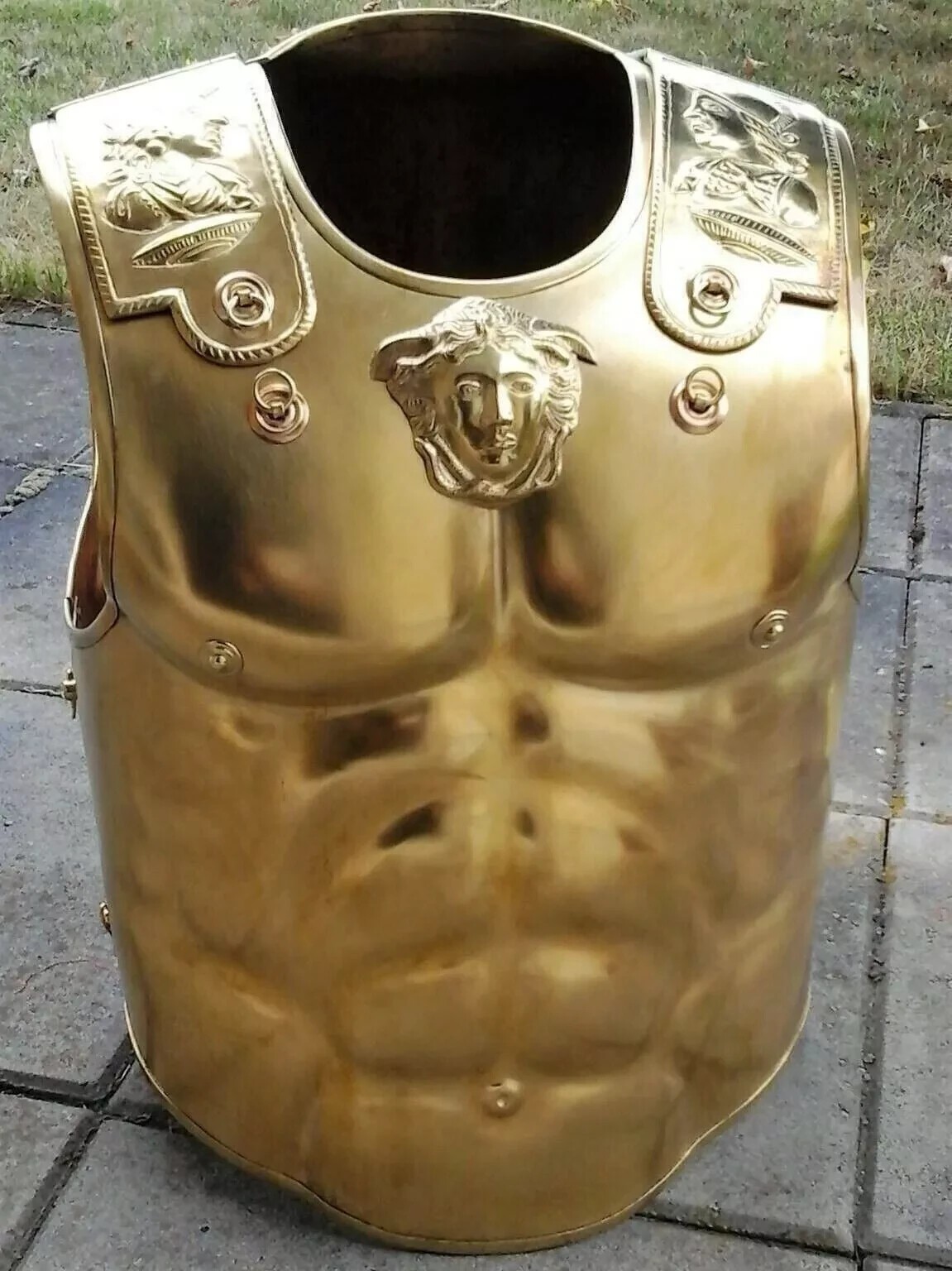 Medieval Roman Spartan Muscle Armor Medusa Head Brass LARP Costume Breastplate Medieval Roman Spartan Muscle Armor Medusa Head Brass LARP Costume Breastplate