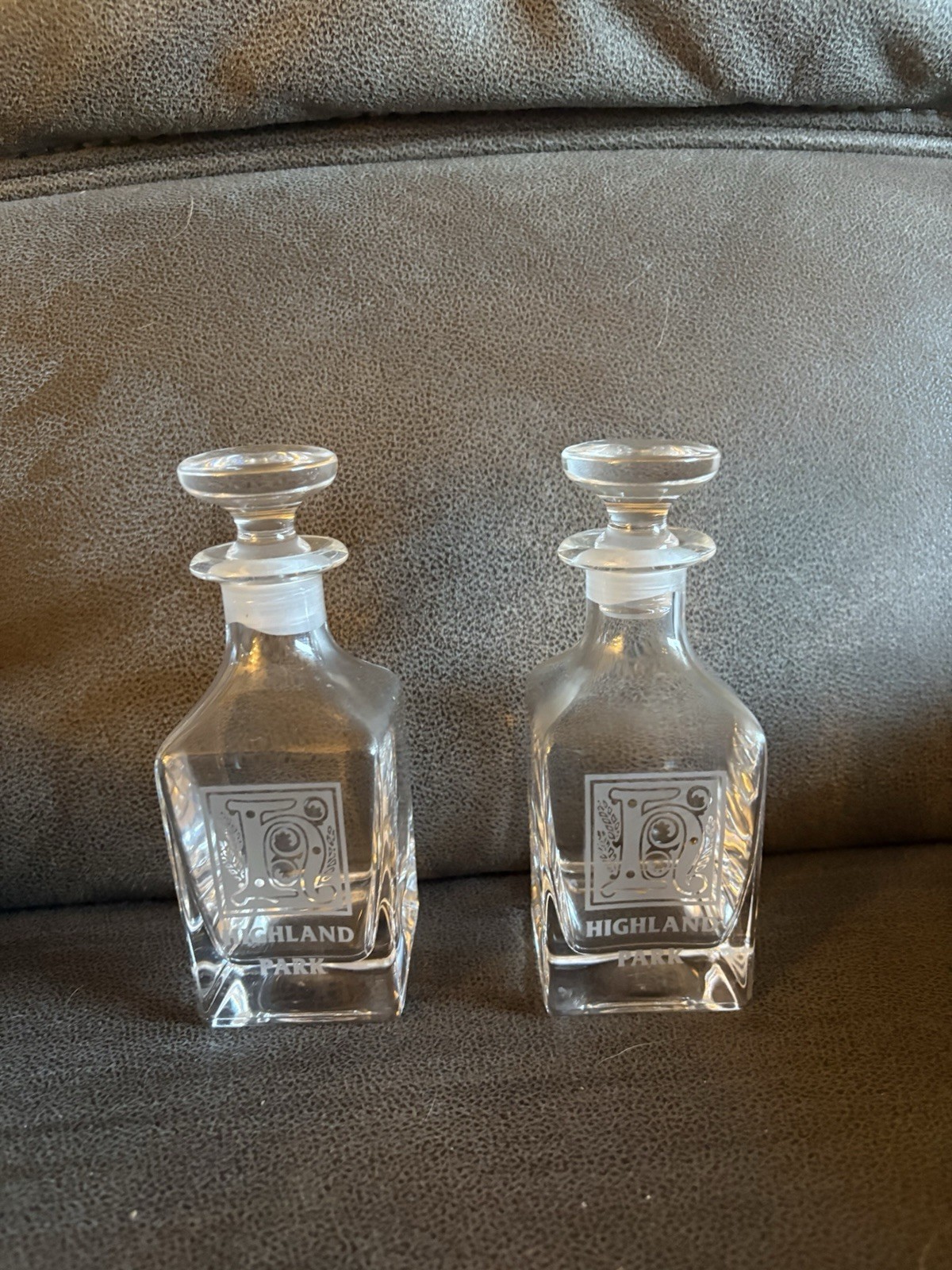 Highland Park Whisky Vintage Decanters Set of 2 Highland Park Whisky Vintage Decanters Set of 2