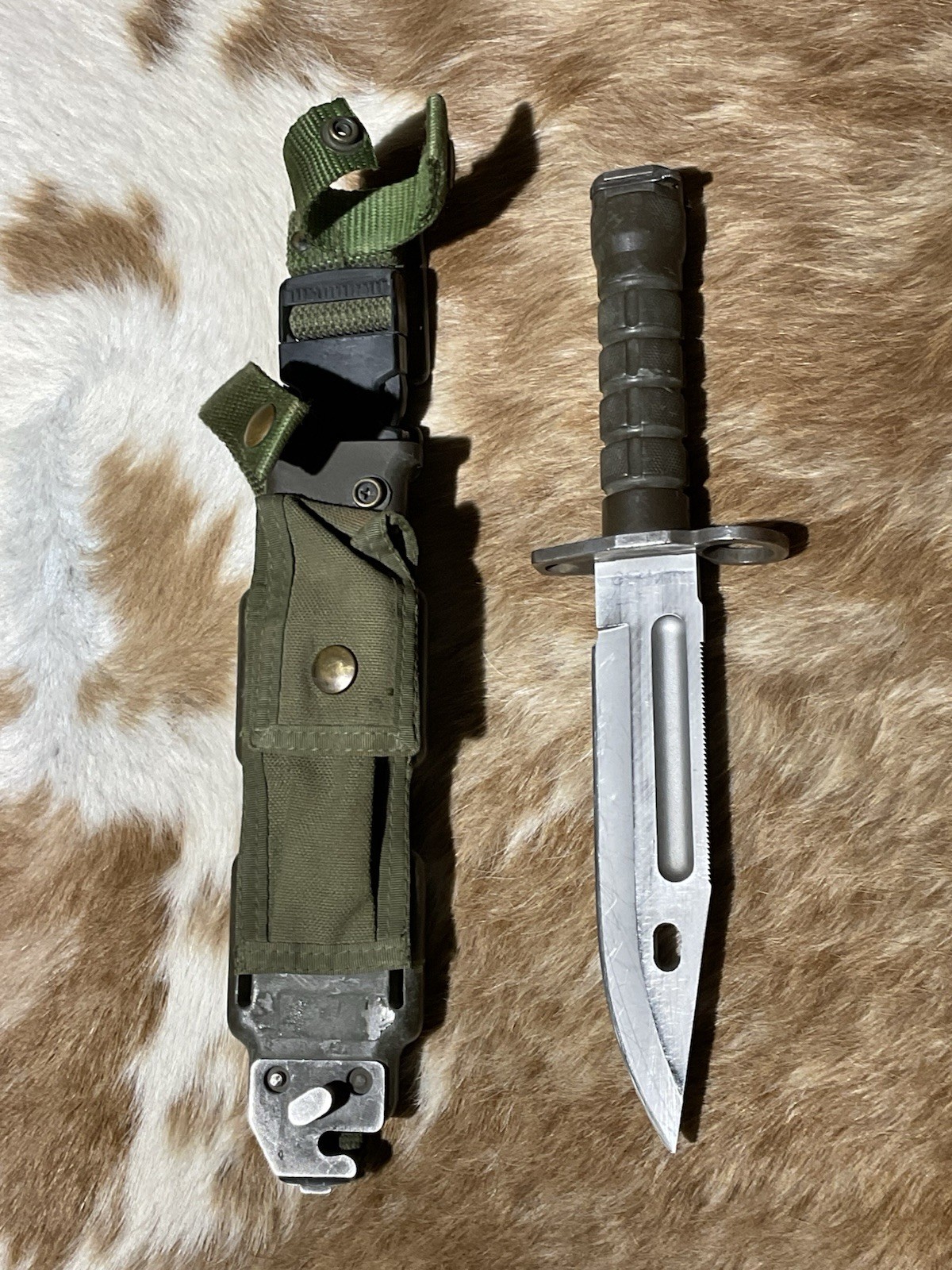 PHROBIS III US M9 Military Fixed Blade with Scabbard Case. Genuine Issue Bayonet PHROBIS III US M9 Military Fixed Blade with Scabbard Case. Genuine Issue Bayonet