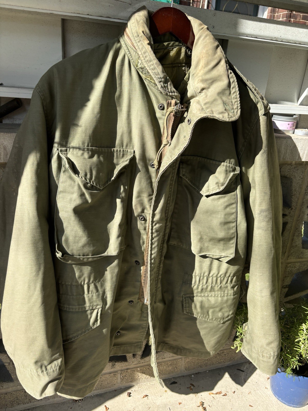 Vintage M-65 US Military Field Jacket Vietnam Era - Medium Short W/ Medium Liner Vintage M-65 US Military Field Jacket Vietnam Era - Medium Short W/ Medium Liner