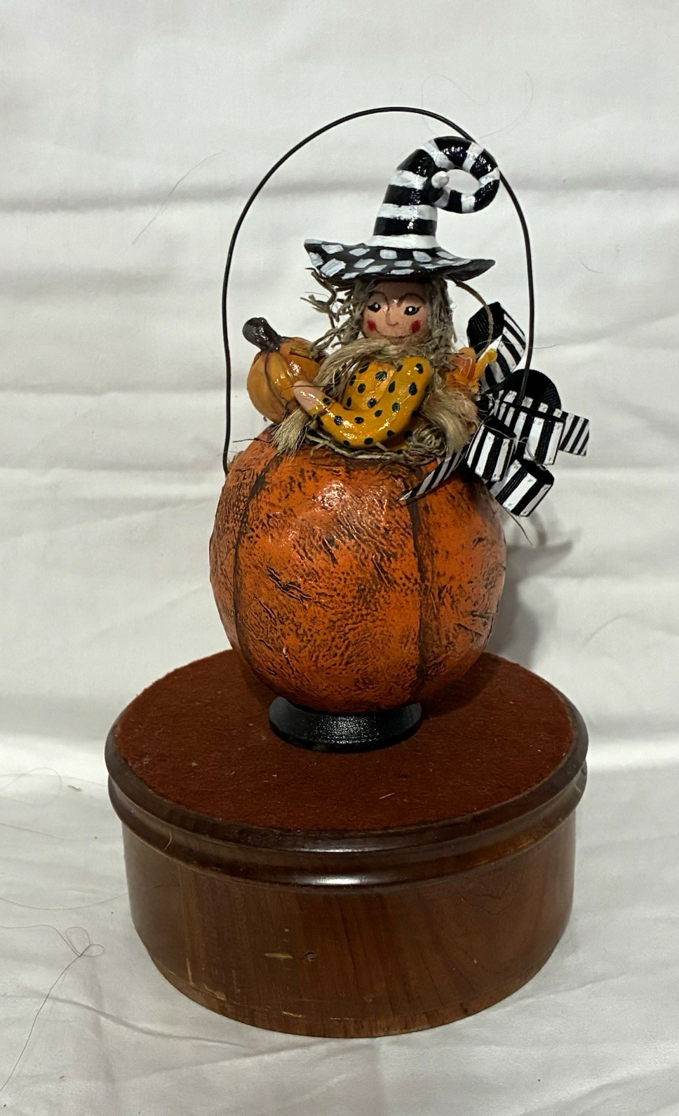 Prim Halloween Folk Art Witch Figurine in Pumpkin Handmade CPC 2026 Prim Halloween Folk Art Witch Figurine in Pumpkin Handmade CPC 2026