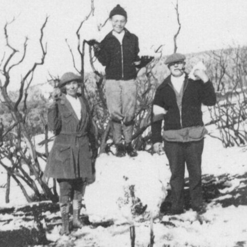 4Y Photograph Boy Building Snowman Parents Mom Dad Smoking Pipe Snow 1930-40\'s