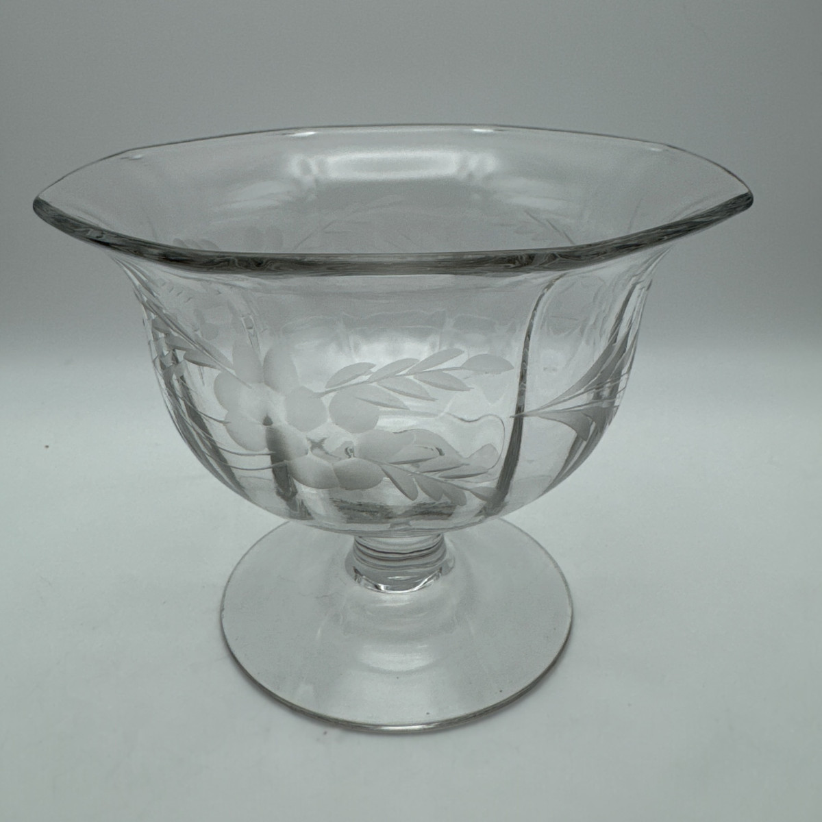 Clear Glass Etched Floral Pedestal Stemmed Sherbert Bowl 4\ Clear Glass Etched Floral Pedestal Stemmed Sherbert Bowl 4\