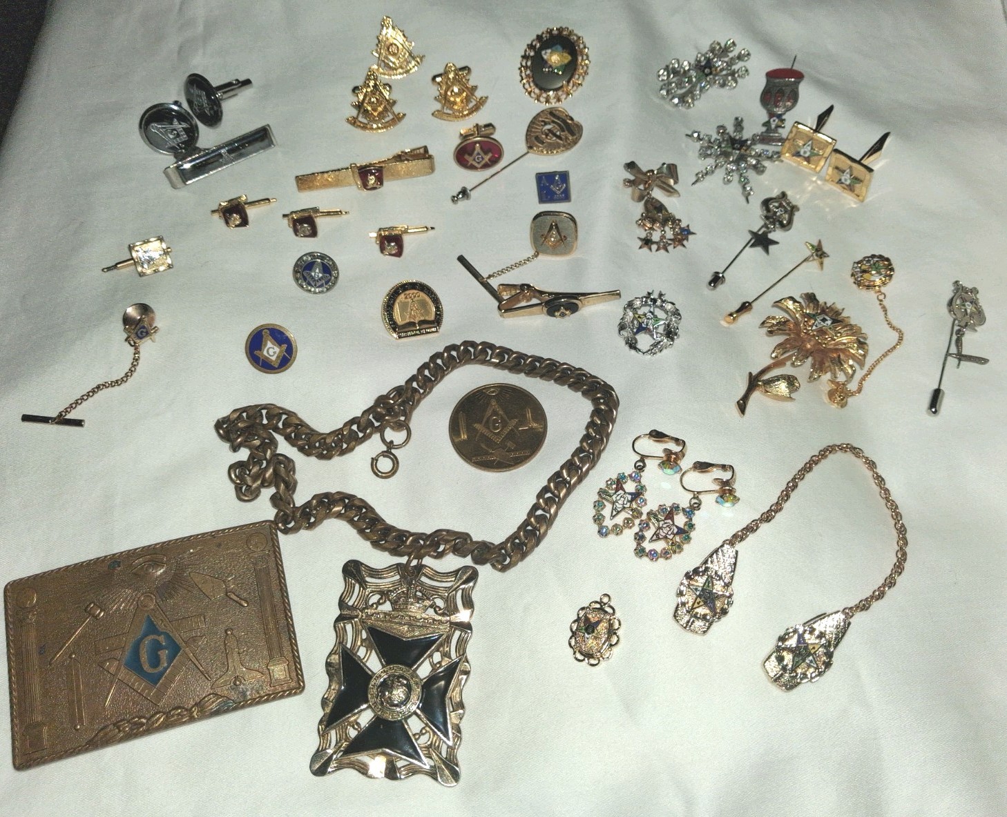 25 + Pieces Of Masonic Order Of The Eastern Star Jewelry Bundle 25 + Pieces Of Masonic Order Of The Eastern Star Jewelry Bundle