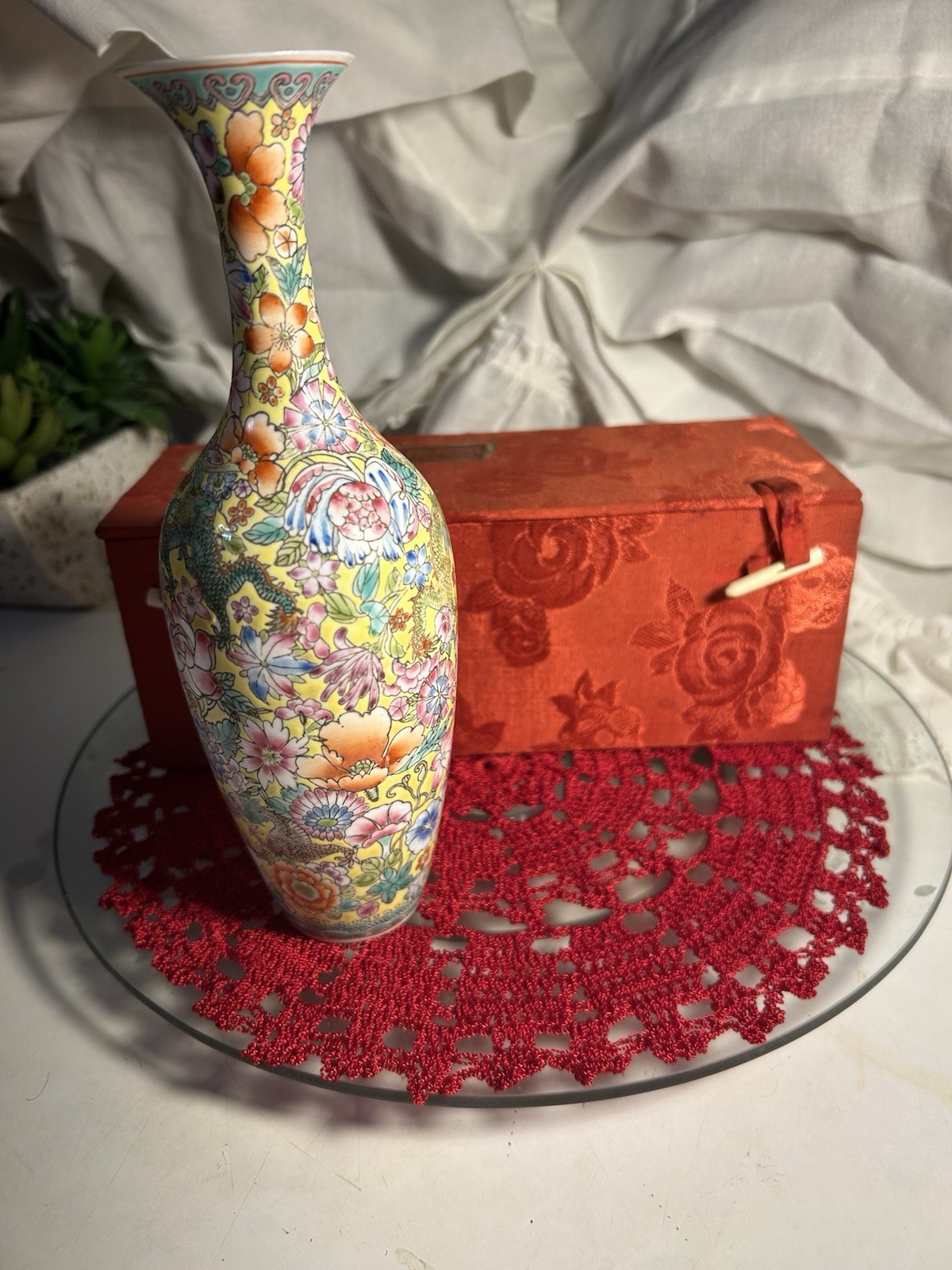 Hand-Painted Intricate Delicate Fine Porcelain China Vase With Gold Inlay 8.5 Hand-Painted Intricate Delicate Fine Porcelain China Vase With Gold Inlay 8.5