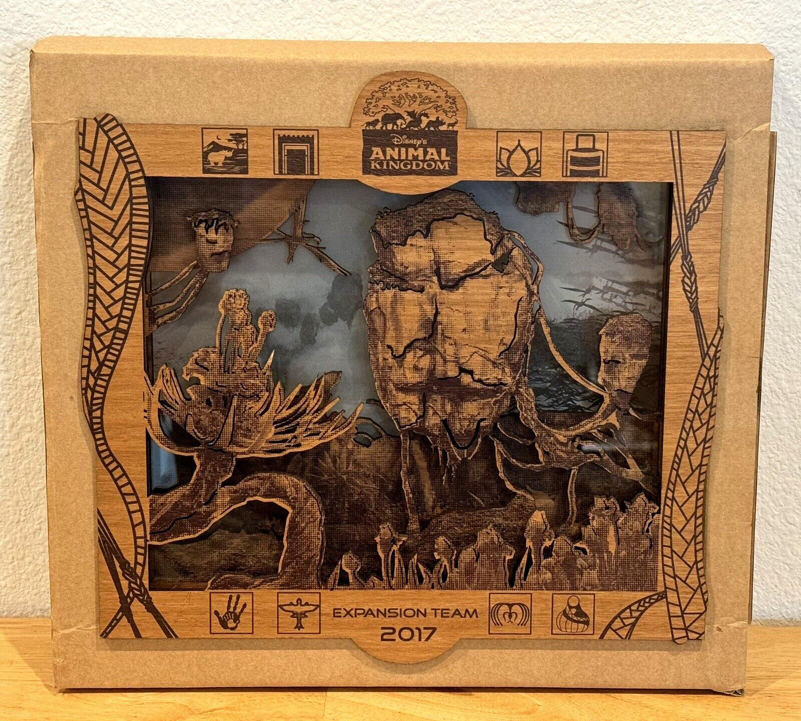 DISNEY 2017 ANIMAL KINGDOM EXPANSION TEAM MULTIPLANE GLASS 3D WOOD CARVED PLAQUE DISNEY 2017 ANIMAL KINGDOM EXPANSION TEAM MULTIPLANE GLASS 3D WOOD CARVED PLAQUE