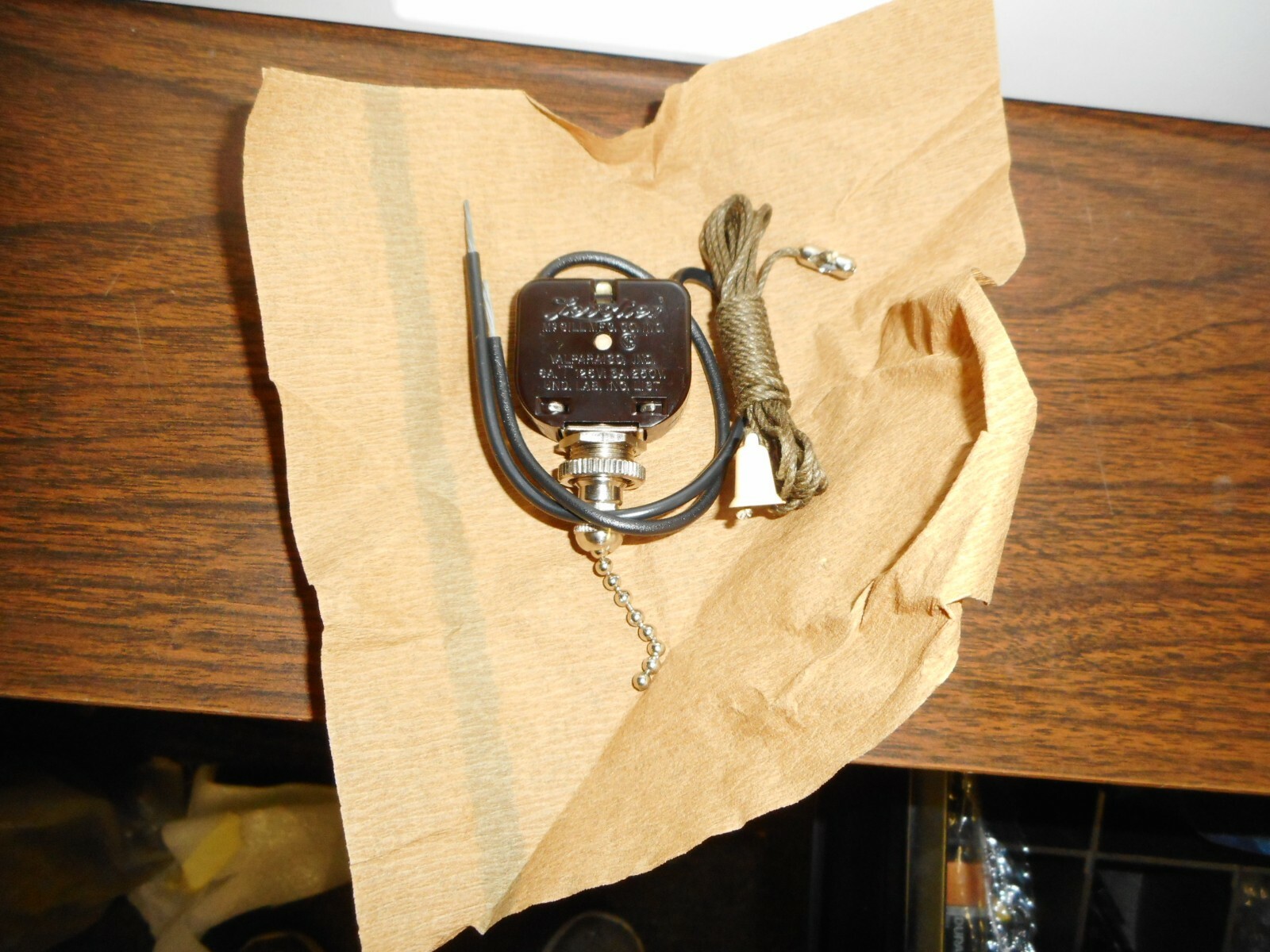 Vintage Pull Chain Switch McGill Levolier Electric P/N 71 new old stock US MFG Vintage Pull Chain Switch McGill Levolier Electric P/N 71 new old stock US MFG