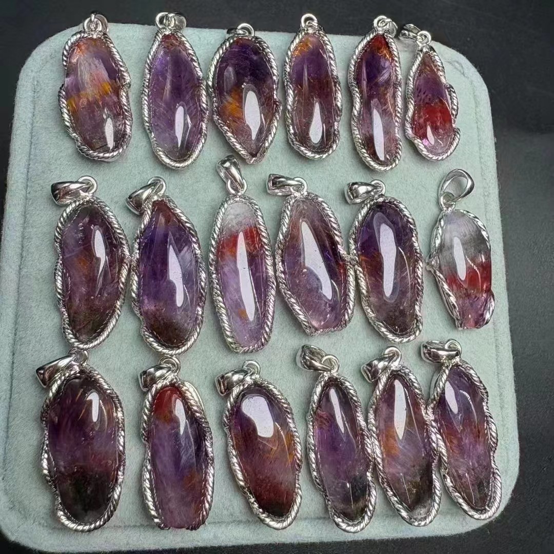 The Natural Aurora 23 pendant is now available, set with 925 silver.
