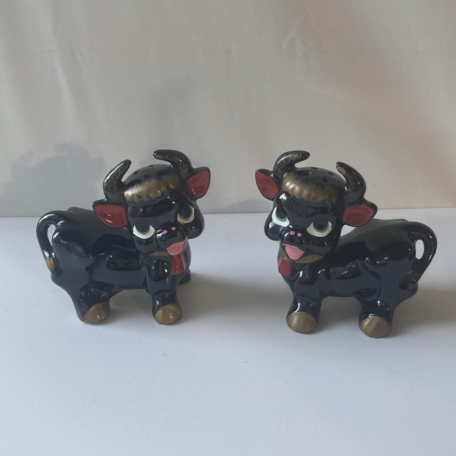 Vintage Anthropomorphic Bulls Cows Redware Salt & Pepper Shakers Japan Holiday Vintage Anthropomorphic Bulls Cows Redware Salt & Pepper Shakers Japan Holiday