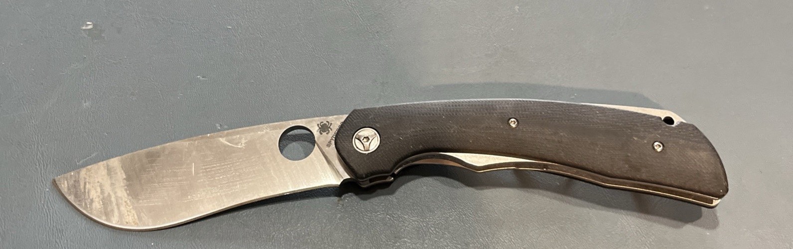 SPYDERCO Nati Amor Subvert Folding, Carbon Fiber Handles, Sprint Run, C239CFP