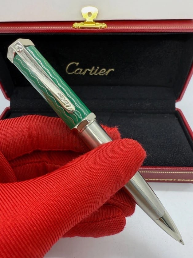 Cartier Roadster Ballpoint Pen Green Rare Luxury Writing Gift New Full Box 2026 Cartier Roadster Ballpoint Pen Green Rare Luxury Writing Gift New Full Box 2026