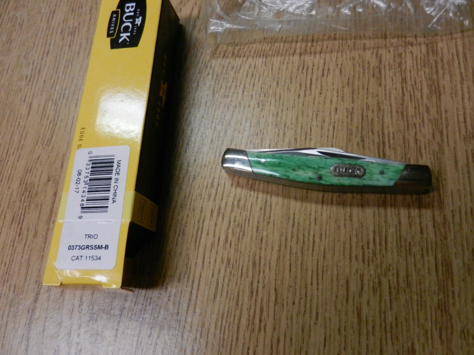 NIB 2017 Buck Limited Production TRIO 373GRSSM-B Emerald Green Bone Knife 3 1/4 NIB 2017 Buck Limited Production TRIO 373GRSSM-B Emerald Green Bone Knife 3 1/4