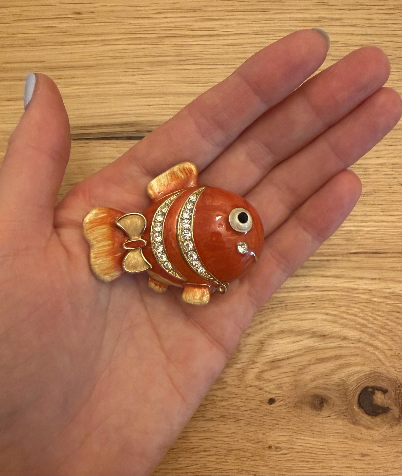 Bejeweled Orange Girl Bow Fish Trinket Box – Enameled Metal & Crystal Marked \ Bejeweled Orange Girl Bow Fish Trinket Box – Enameled Metal & Crystal Marked \