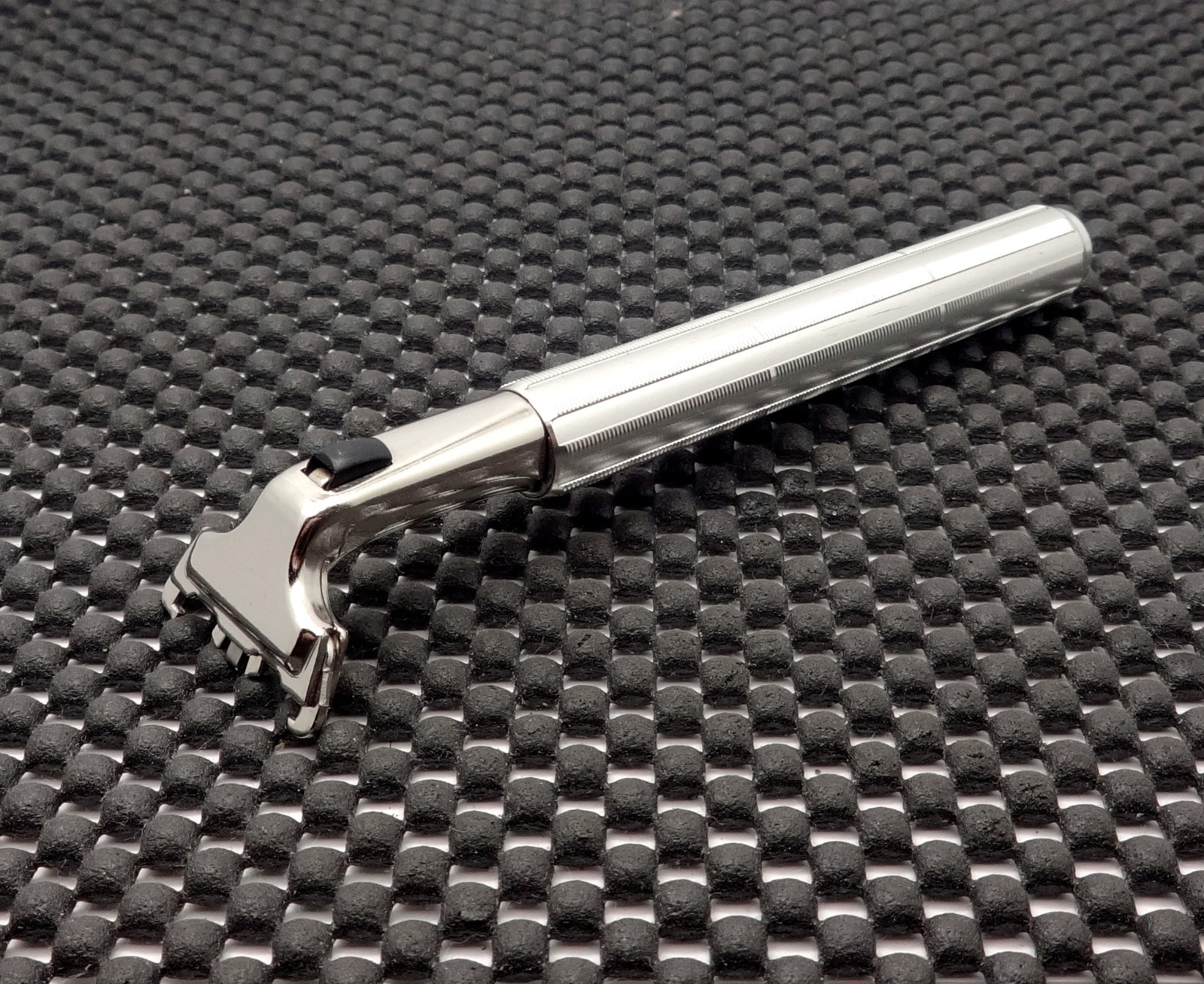 Vintage 1979 Gillette Atra Cartridge Razor ALL METAL Handle Z1 Stunning & Clean Vintage 1979 Gillette Atra Cartridge Razor ALL METAL Handle Z1 Stunning & Clean