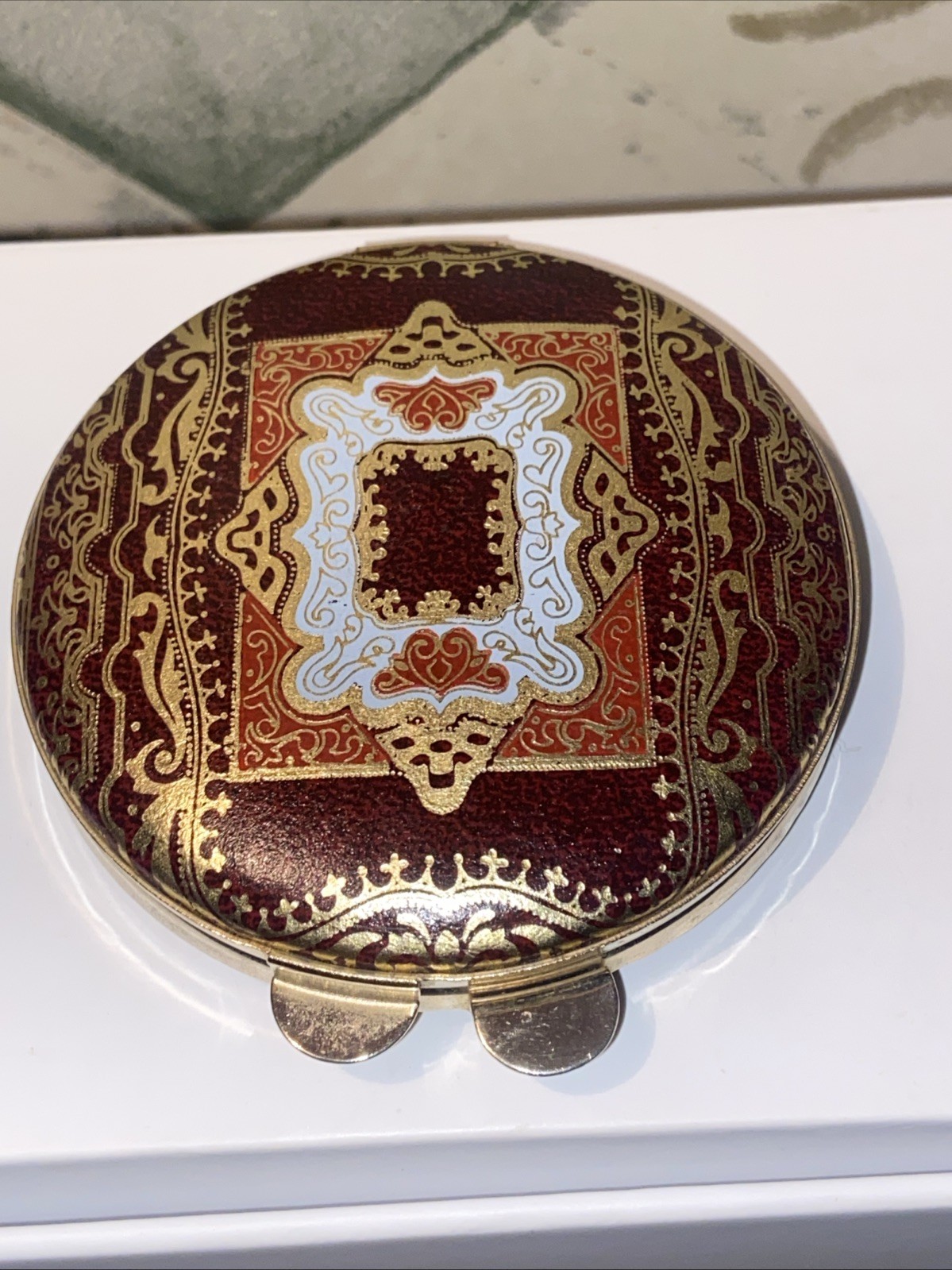 Vintage Exotic Gold, Red Faux Leather Persian Design Compact Vintage Exotic Gold, Red Faux Leather Persian Design Compact