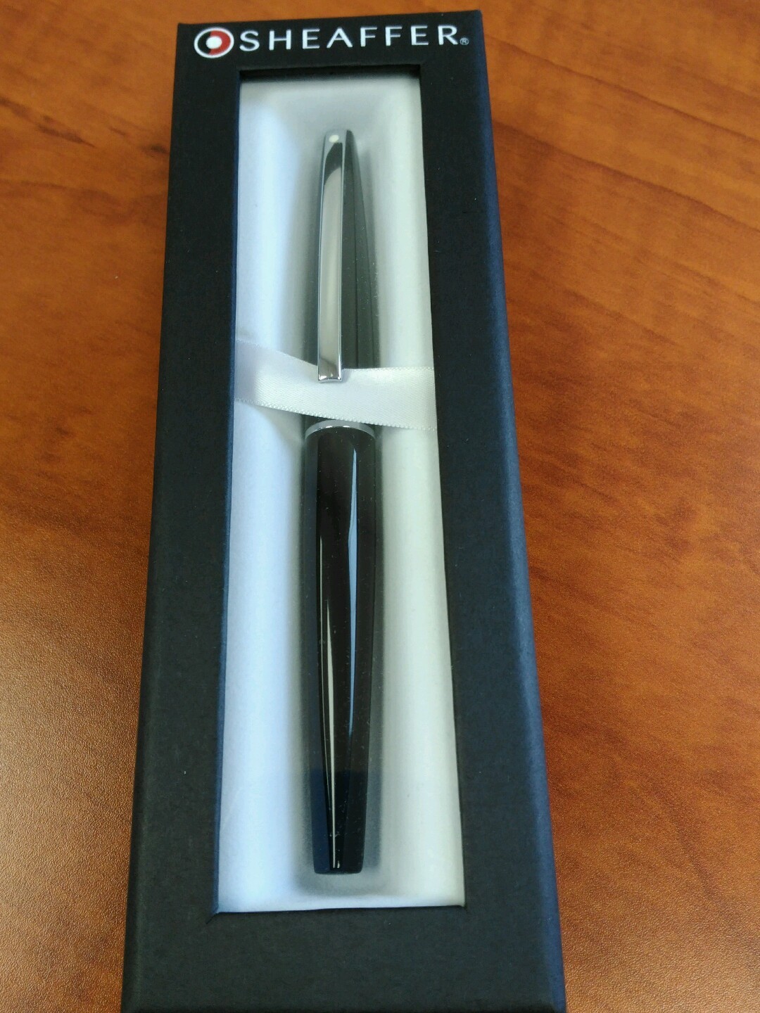 Sheaffer Taranis- Black -Fountain Pen W/Broad Nib 100% Authentic