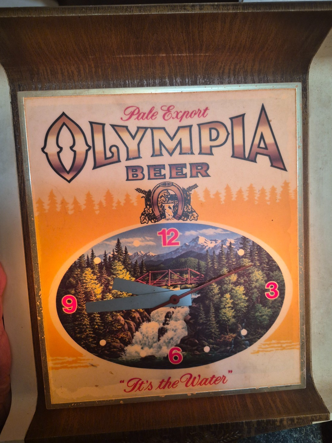 Vintage Olympia Beer Lighted Waterfall Clock Sign “It’s The Water” WORKING Vintage Olympia Beer Lighted Waterfall Clock Sign “It’s The Water” WORKING