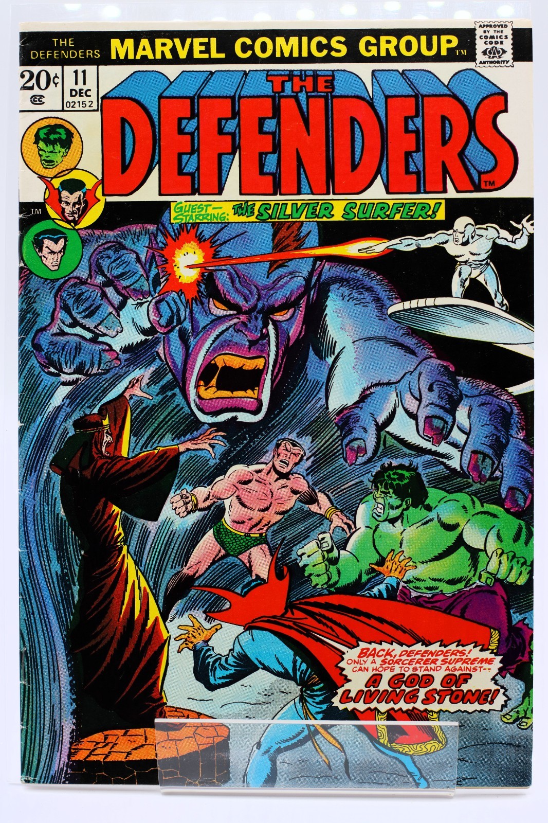 DEFENDERS #11 • [6.0] • 1973 • Sal Buscema • MARVEL • VS Avengers • 1st Printing