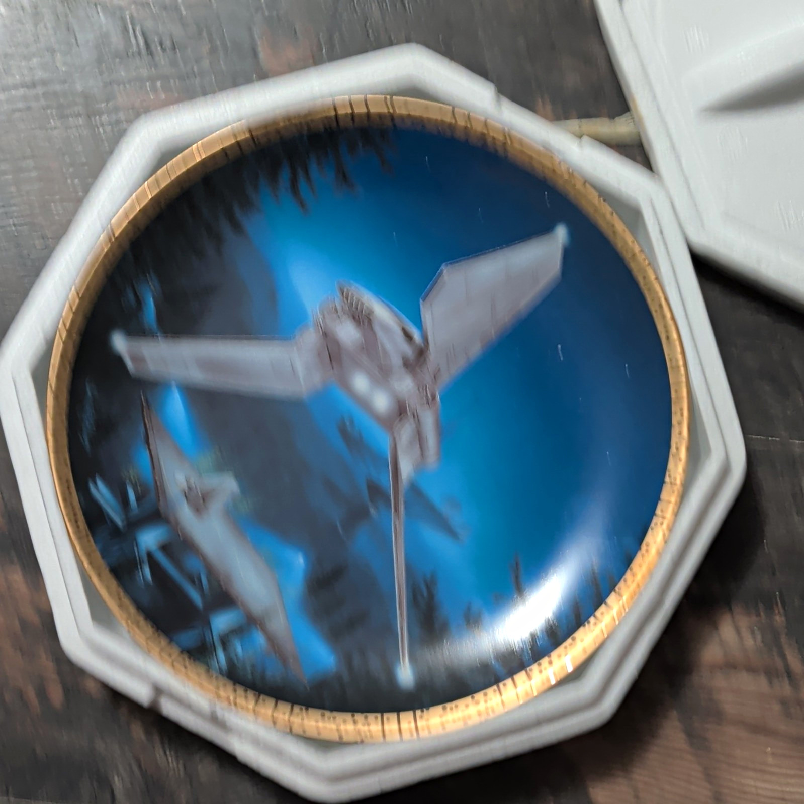 The Hamilton Collection Star Wars Imperial Shuttle Plate 1995 The Hamilton Collection Star Wars Imperial Shuttle Plate 1995