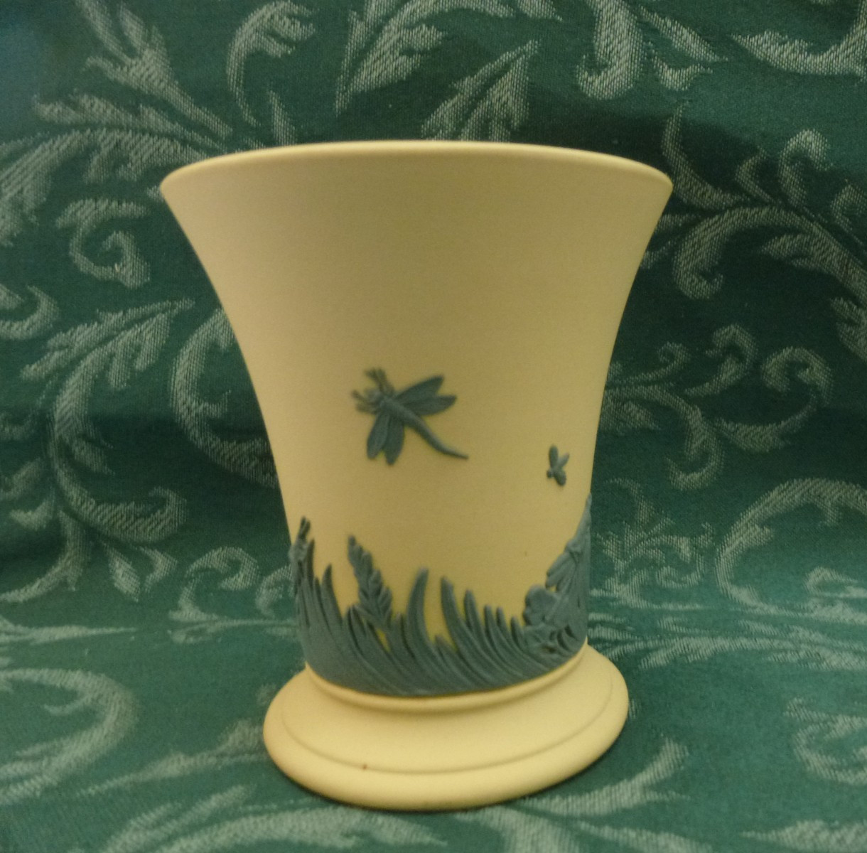 Wedgwood Jasperware Trumpet Vase Primrose Yellow & Green Dragonfly Grasshopper Wedgwood Jasperware Trumpet Vase Primrose Yellow & Green Dragonfly Grasshopper
