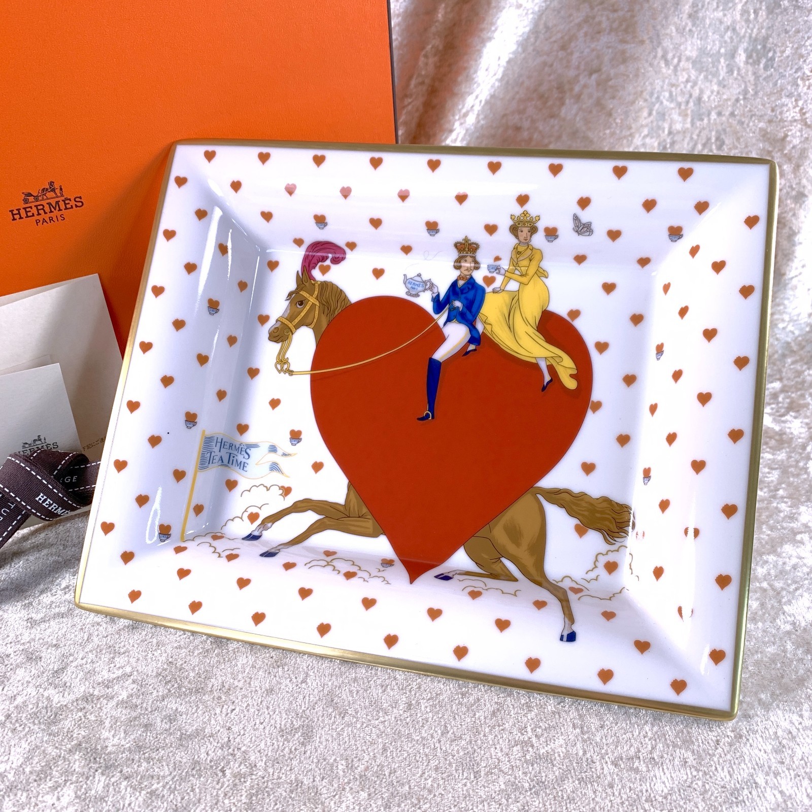 Hermes Paris Porcelain Vide Poche Change Tray Ashtray Tea Time Gold Rim w/Box Hermes Paris Porcelain Vide Poche Change Tray Ashtray Tea Time Gold Rim w/Box